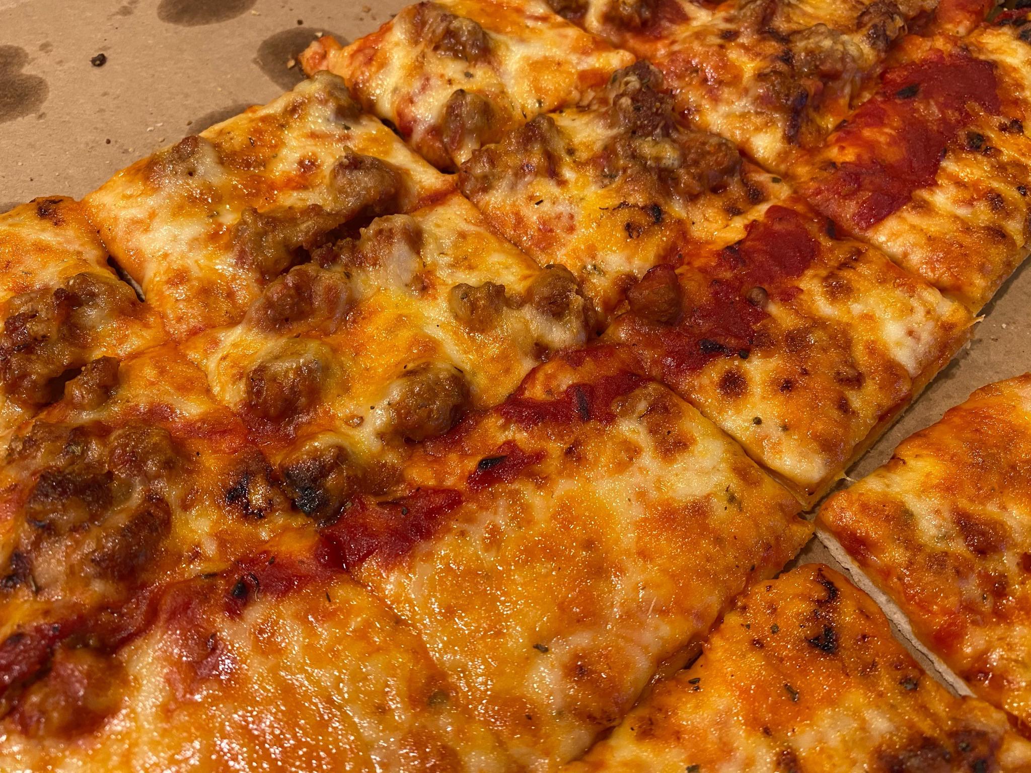 [I ate] Chicago ThinCrust Pizza food