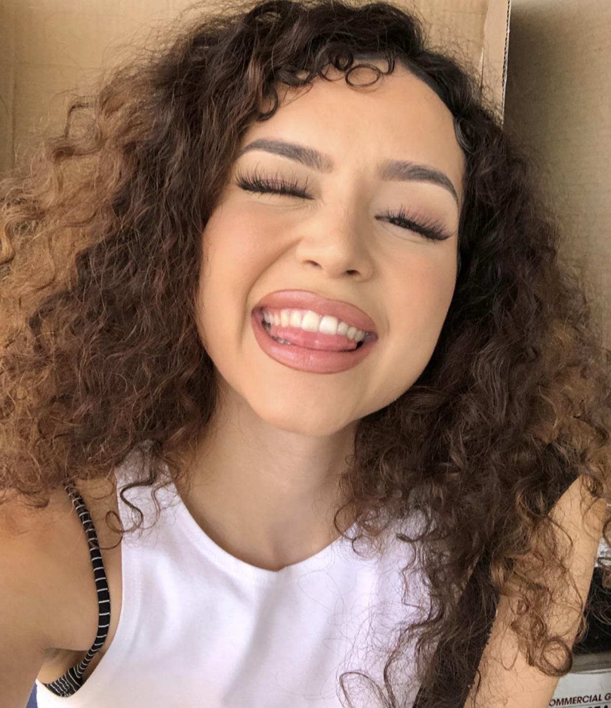 My weakness curly haired latinas : latinas