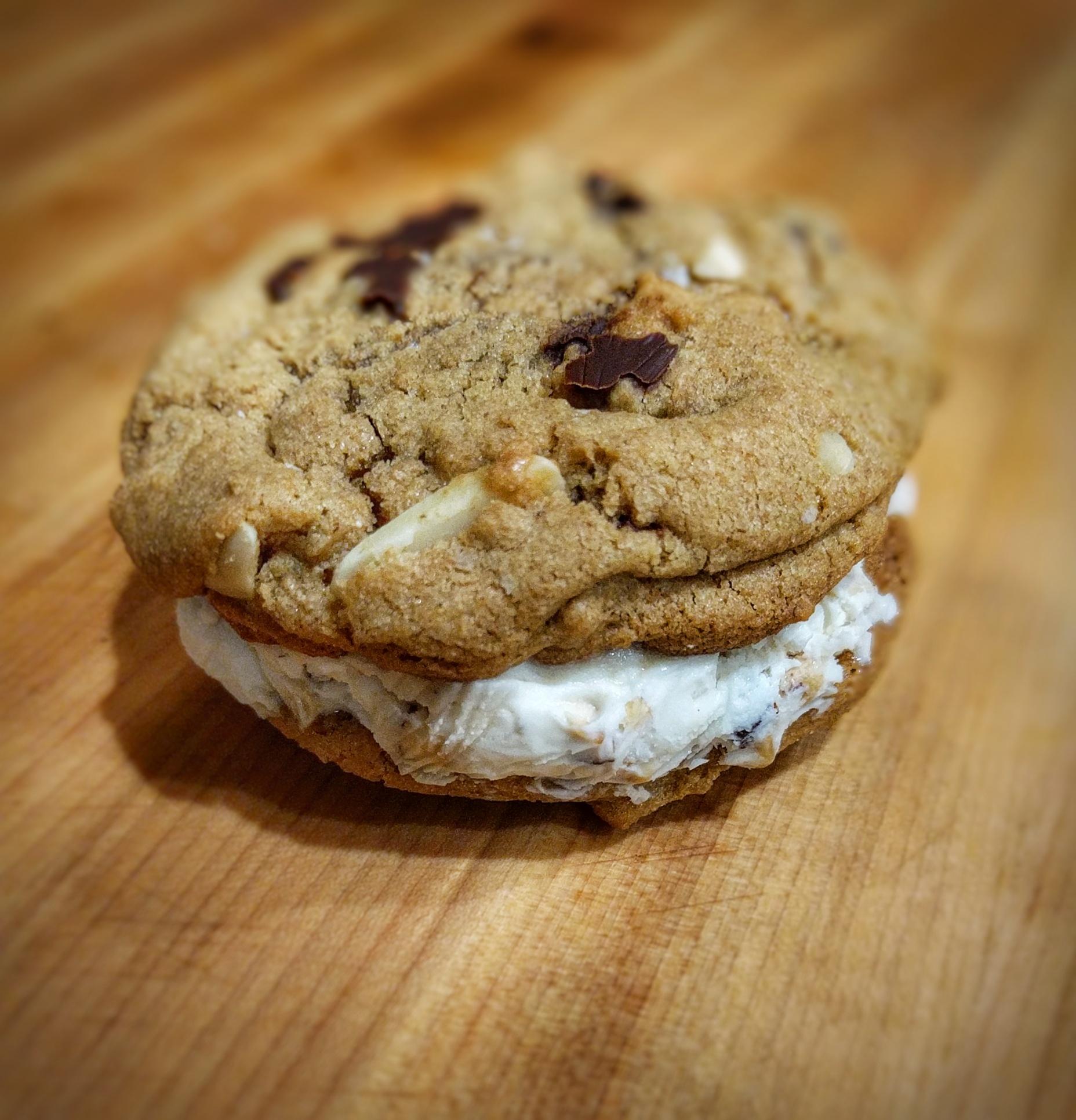 [Homemade] Dark chocolate and almond thick n chewy cookie with a