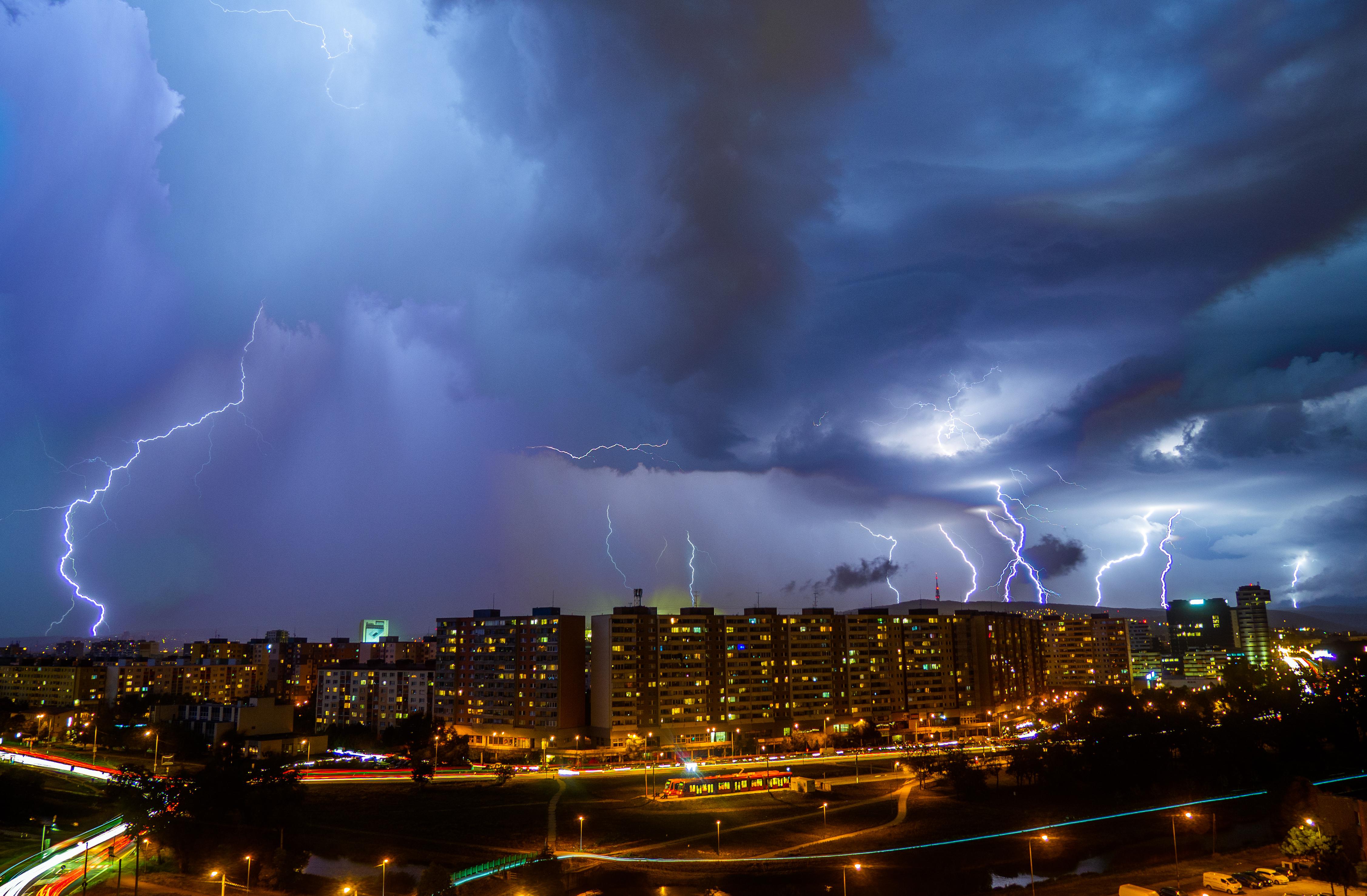 Olympus Live Composite mode is quite fun (OMD EM10 III, Panasonic 12