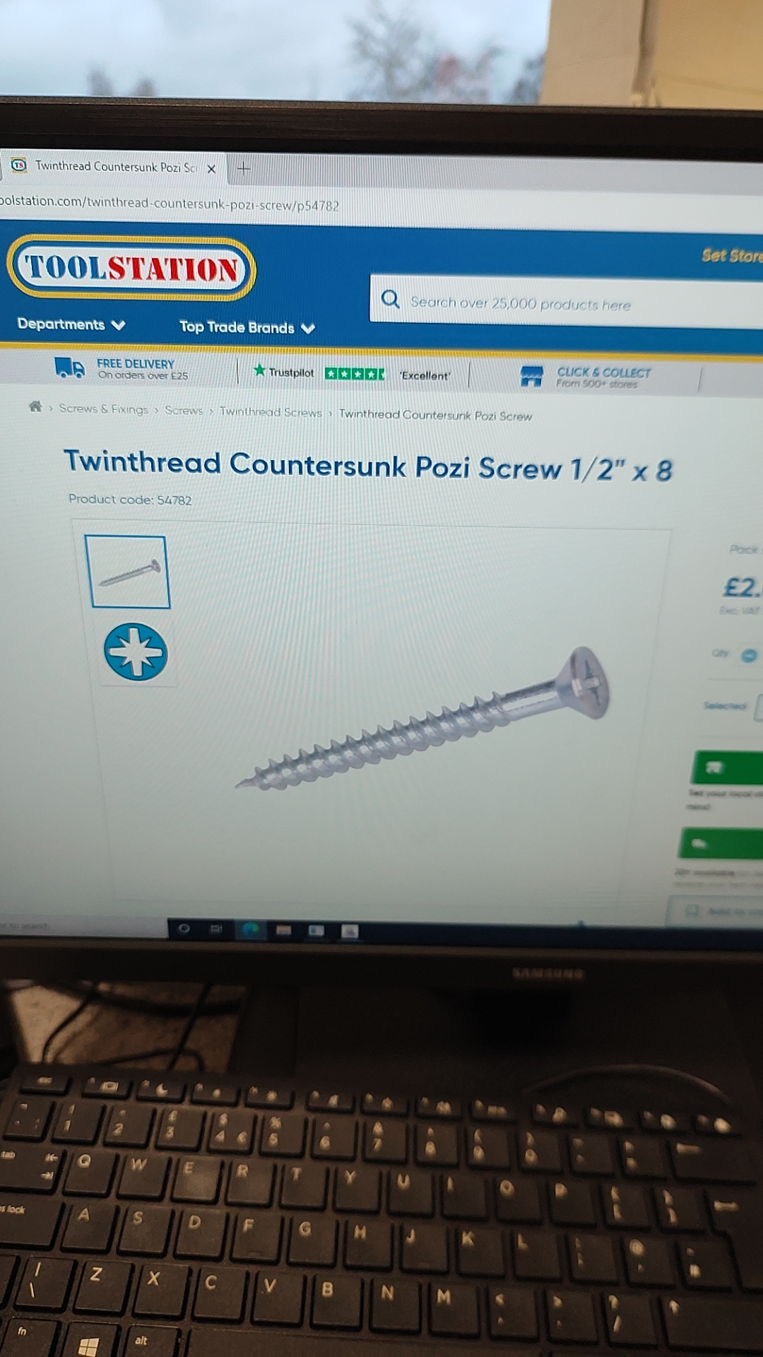 does anyone know what the (x8) means, I thought it might have been the