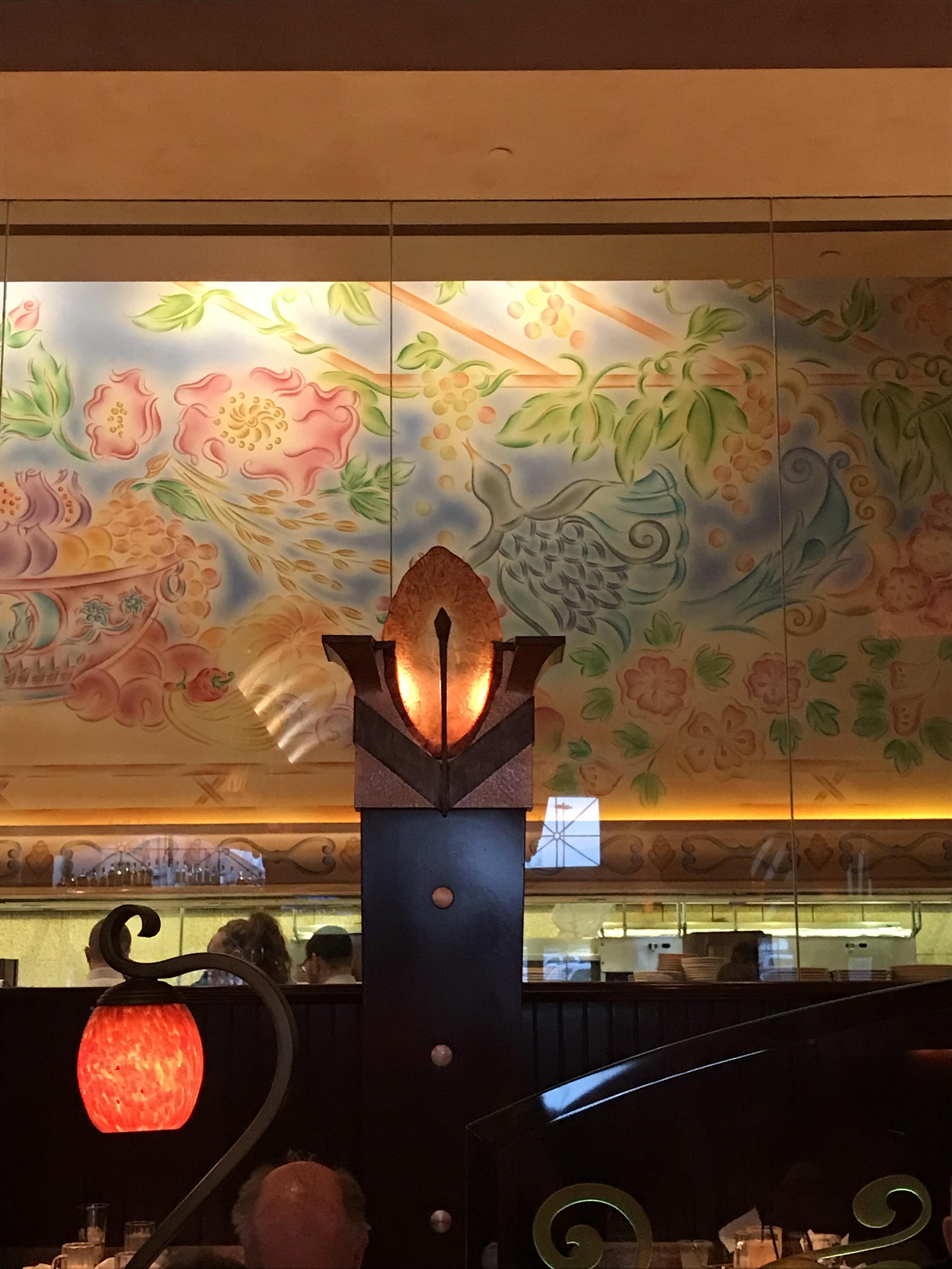 This decor at the Cheese Cake Factory looks like the Eye of Sauron. r