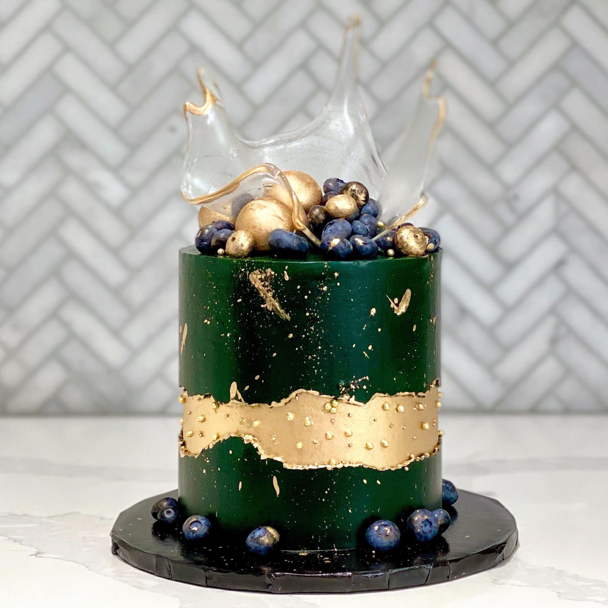 Emerald Green fault line cake r/cakedecorating
