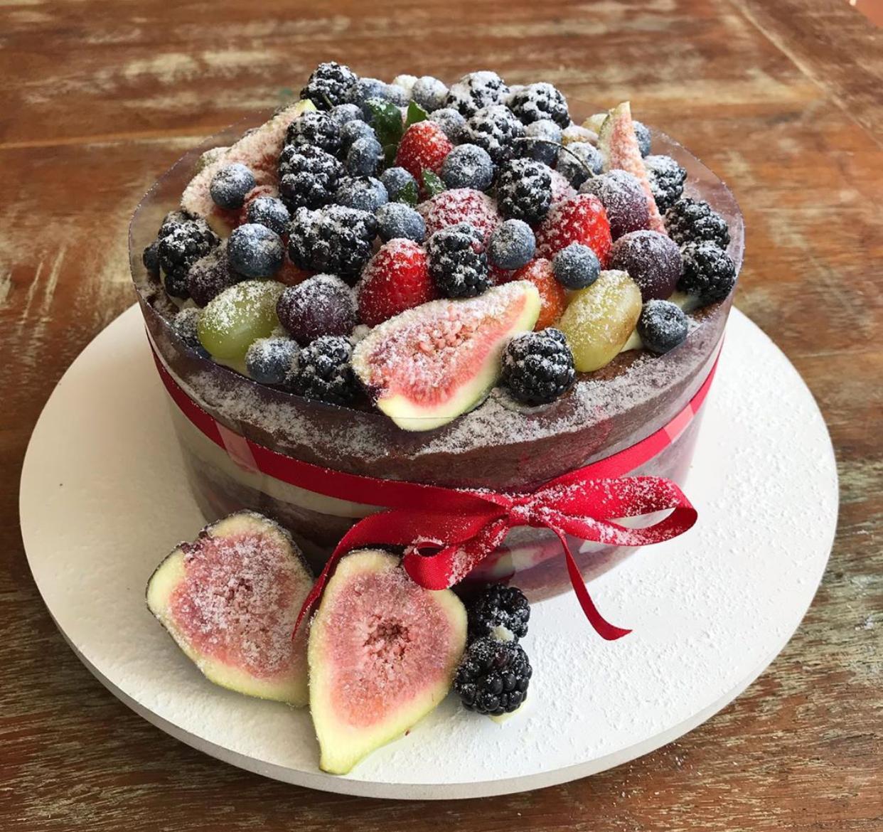 Naked Cake by Andrea Obrecht Cakes : CAKEWIN