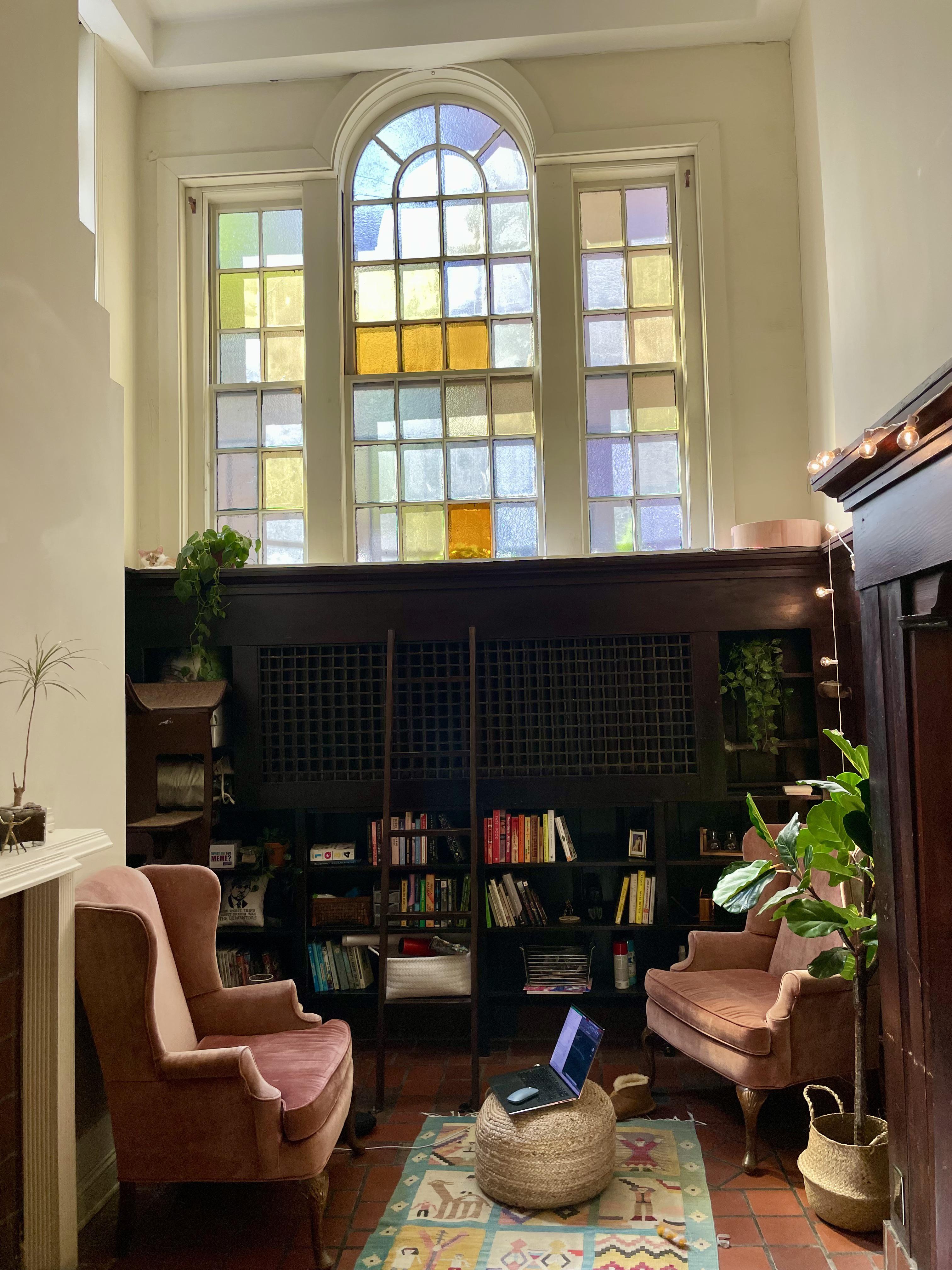 Still unpacking, but the reading nook is coming along nicely 😌 CozyPlaces