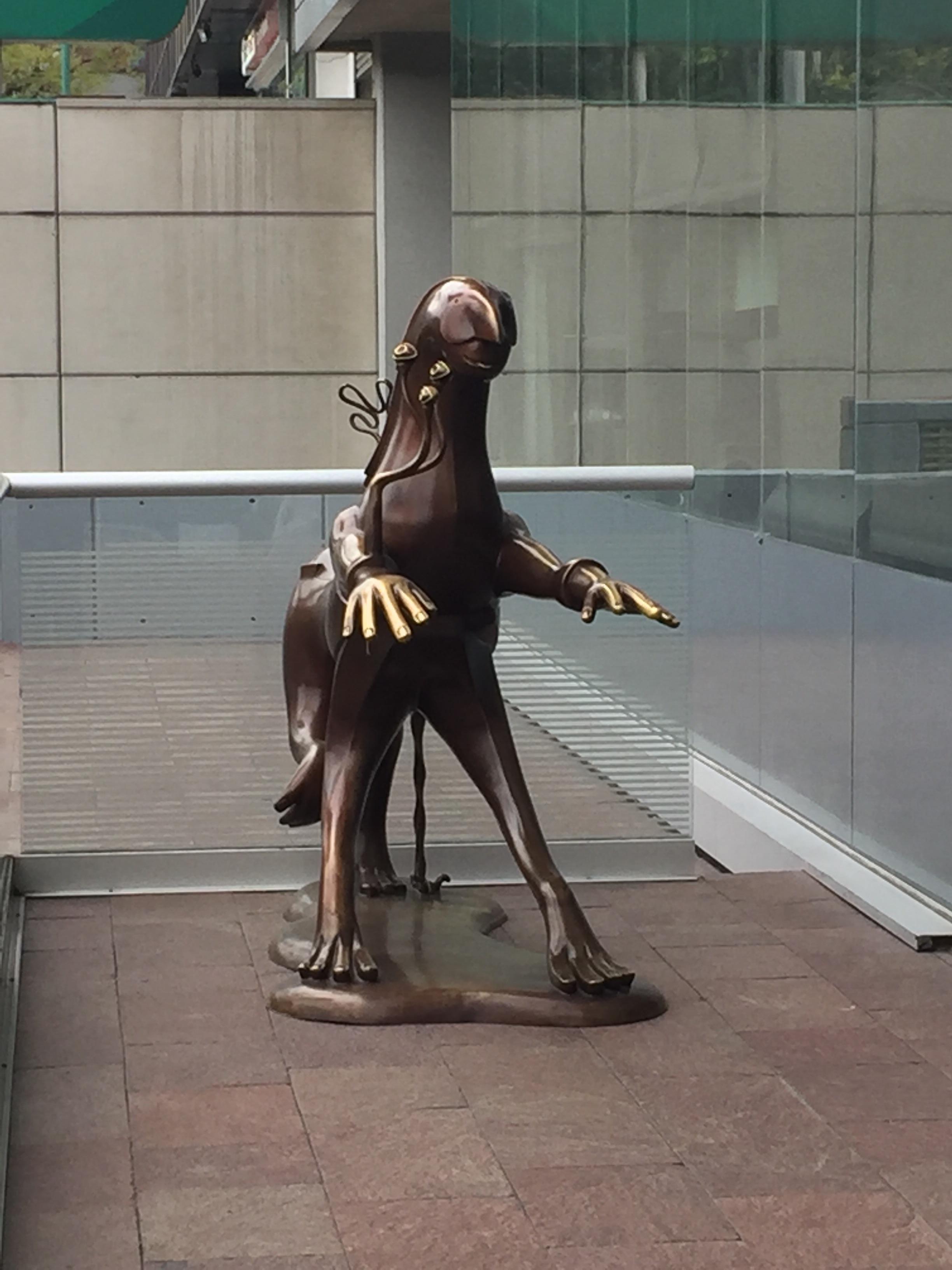 This statue at a restaurant r/ATBGE