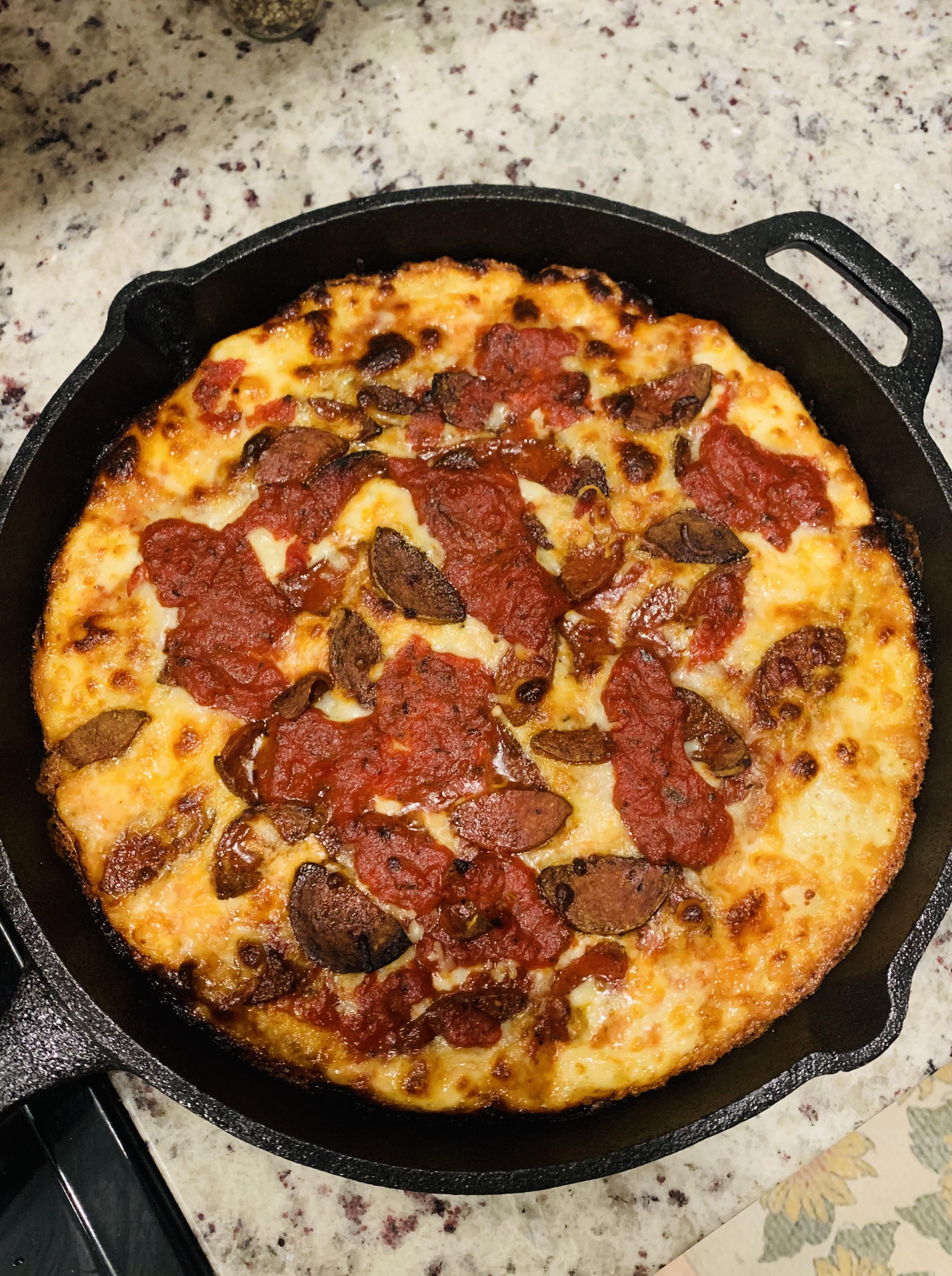 [Homemade] Castiron pizza pie r/food