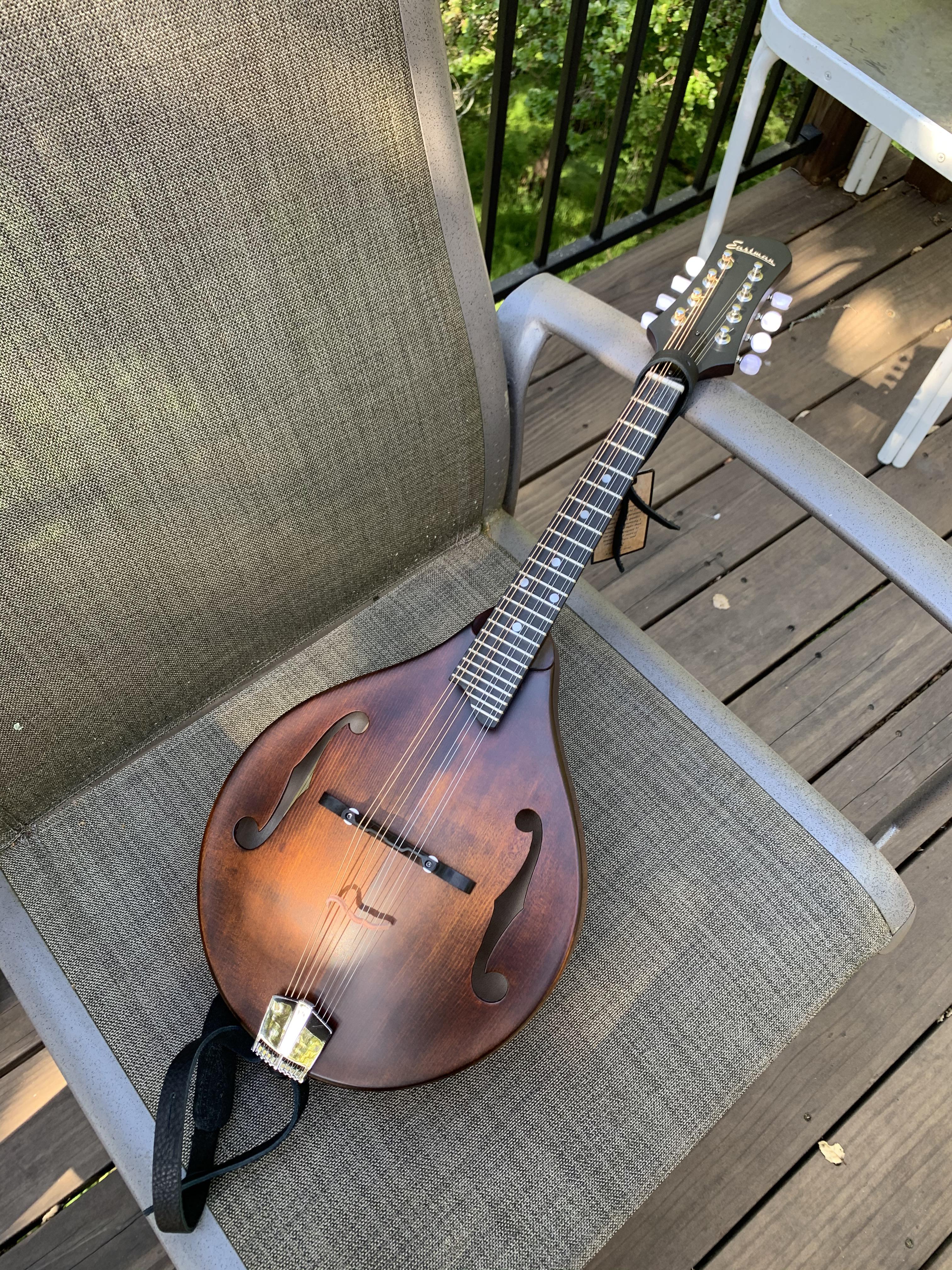 Just bought my first mandolin! Please post links to your favorite