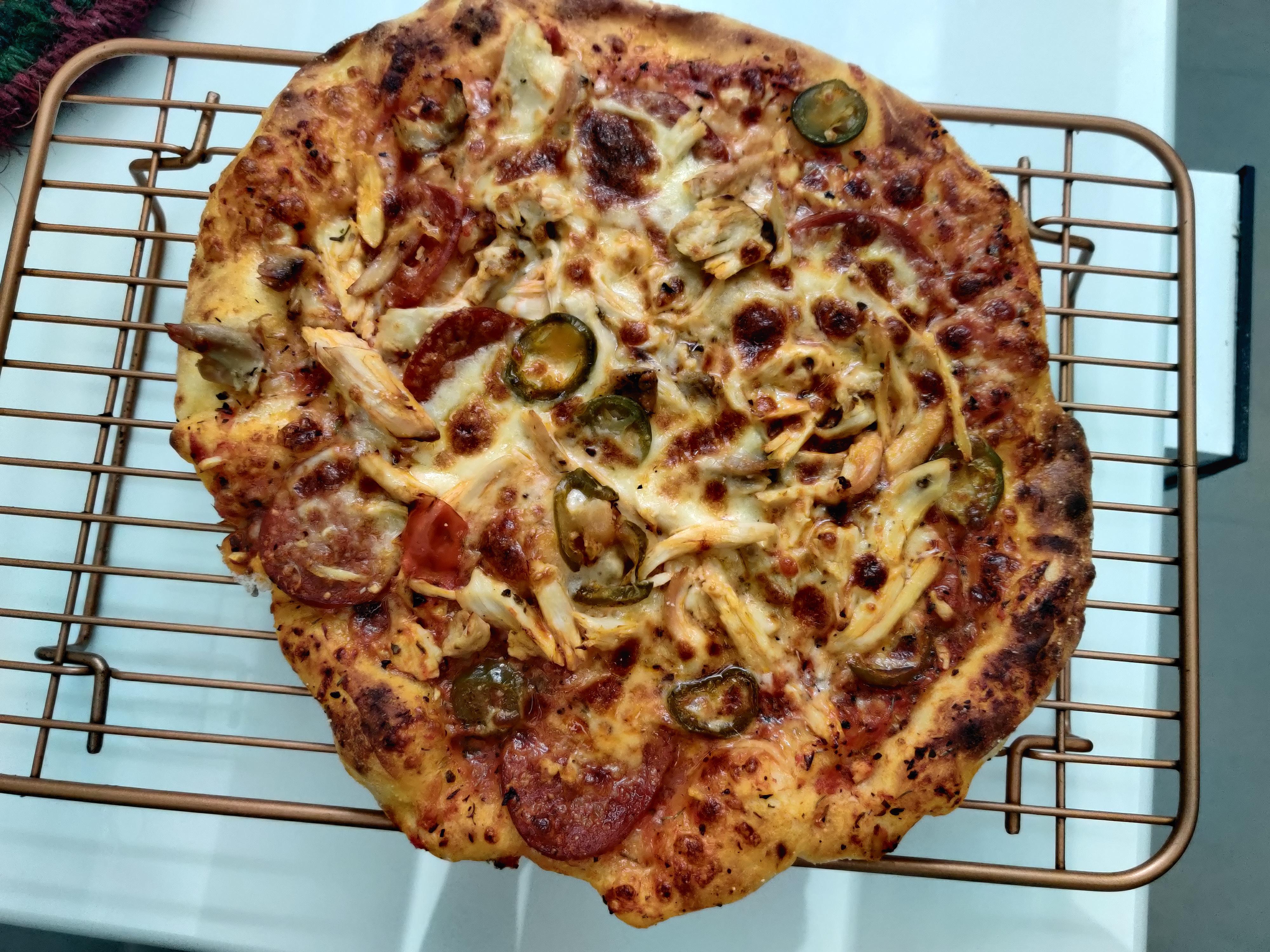 [Homemade] Cast iron chicken pepperoni pizza r/food