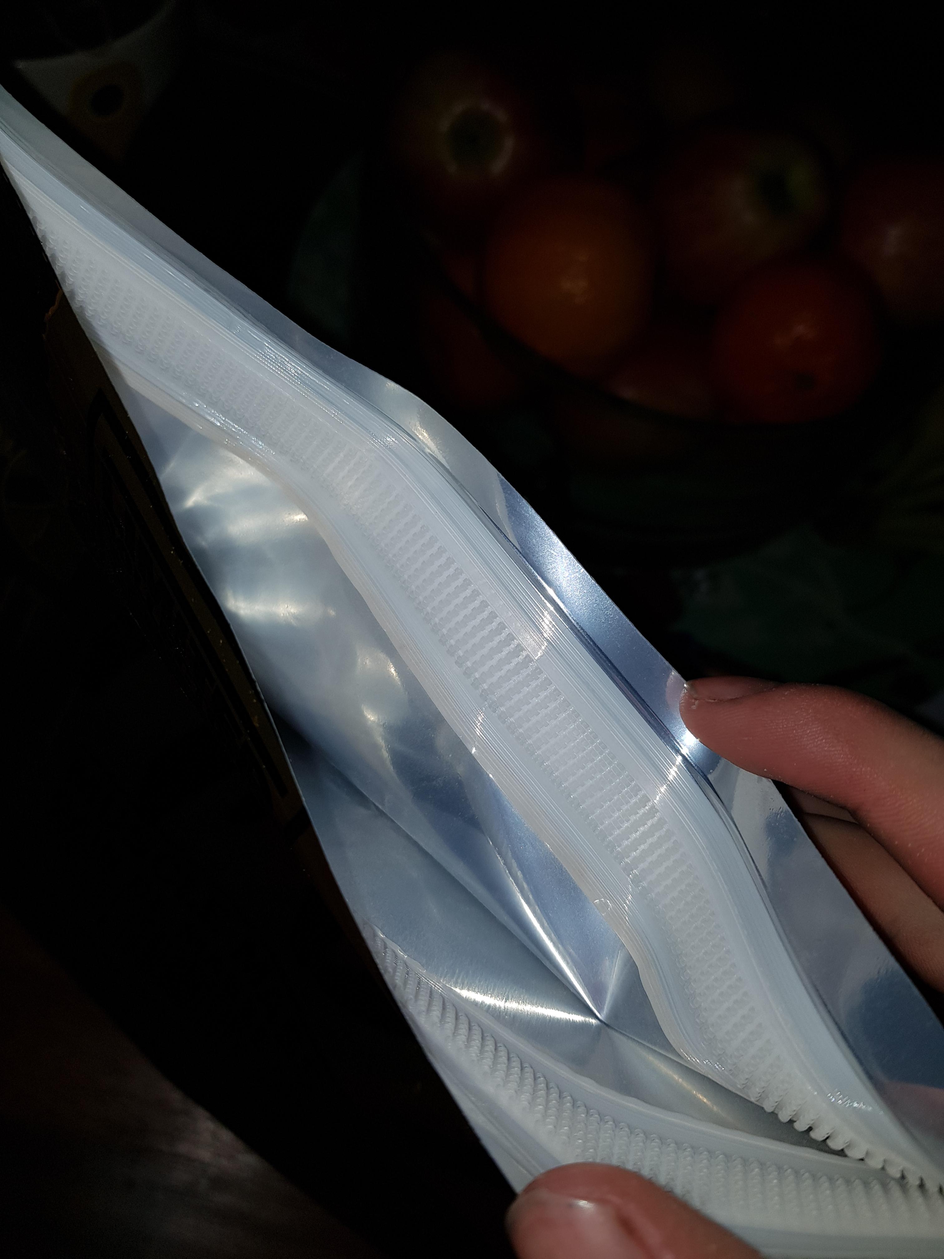 Velcrostyle ziploc on a bag r/mildlyinteresting