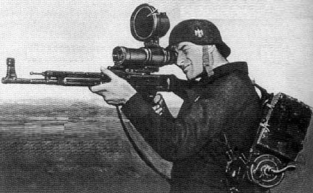 German soldier with a “Zielgerät 1229” nightvision scope, on an StG 44