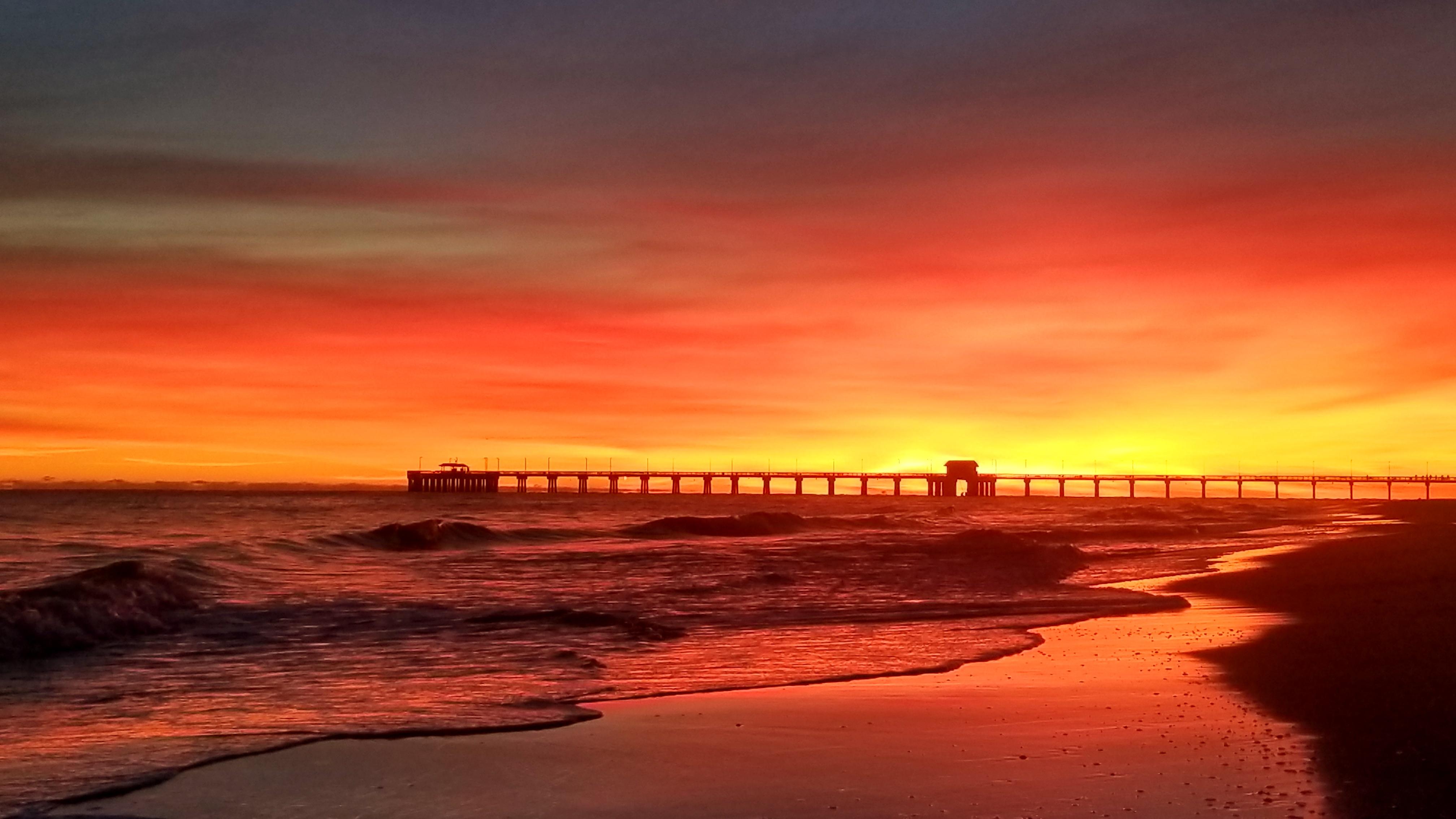1/21/2019 Unaltered Sunset In Gulf Shores, AL [OC] [4032x2268] r/SkyPorn
