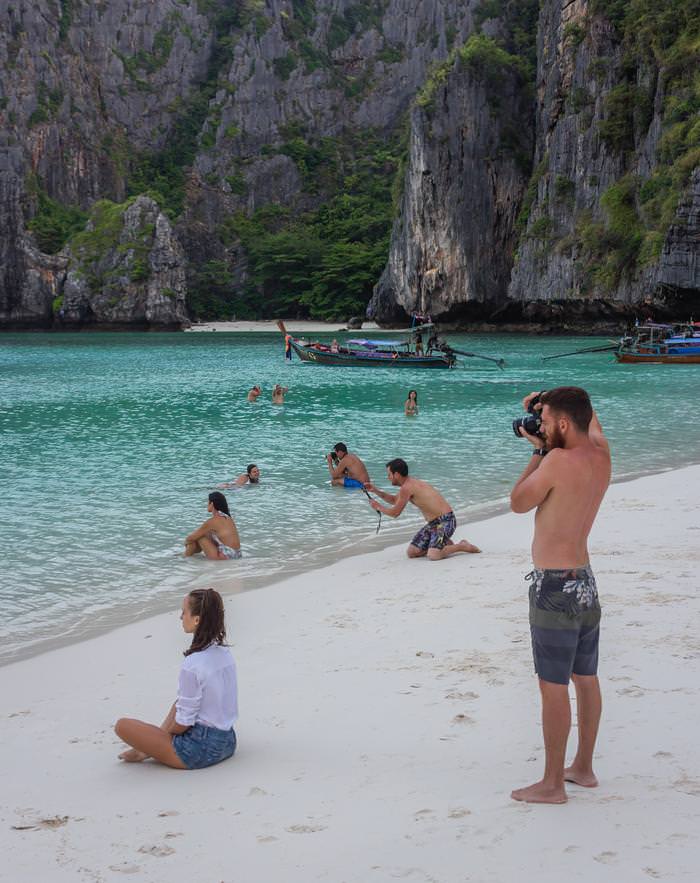 Couples enjoying an exotic beach vacation : pics