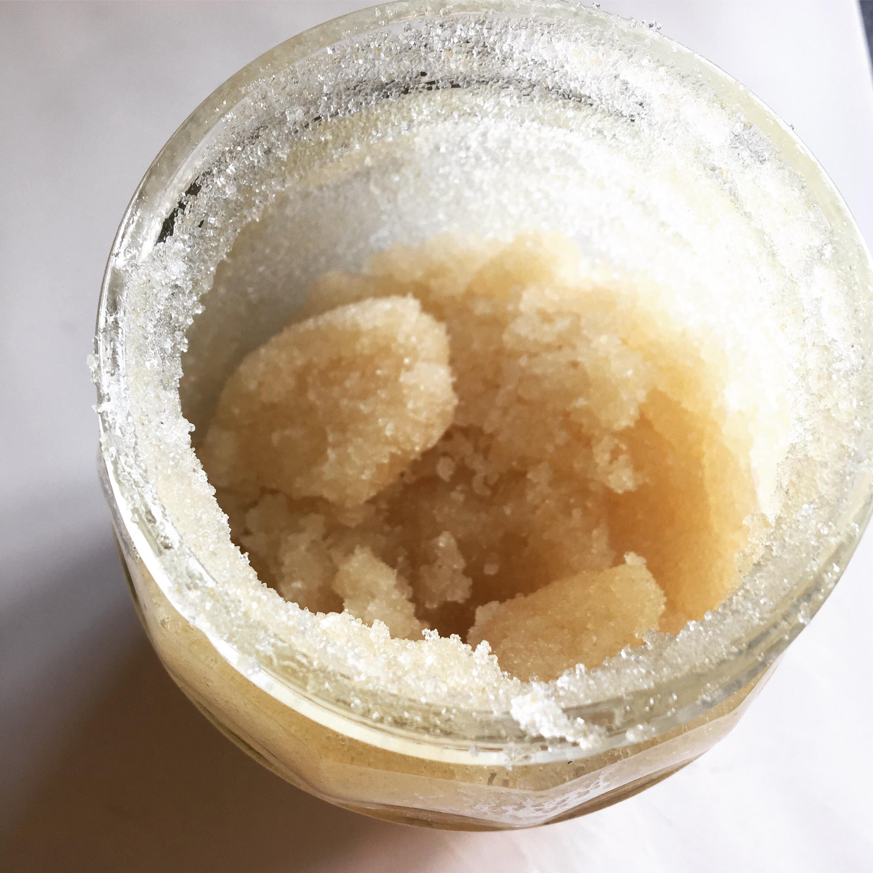 Made my own body scrub with sugar, olive oil and a reused sauce jar 😊