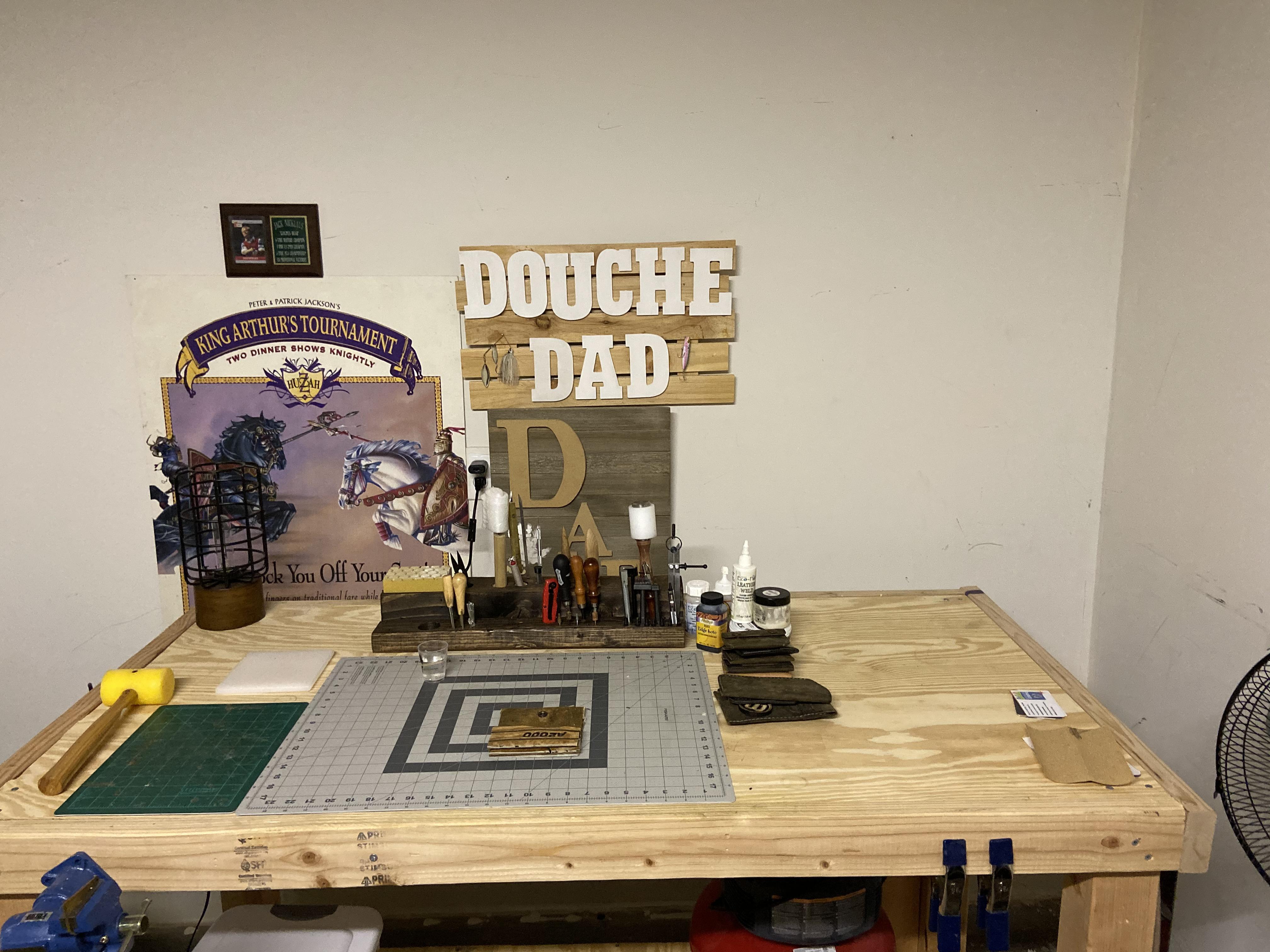 My leather craft and podcast Studio is complete, Best way to make my Murch r/Leathercraft