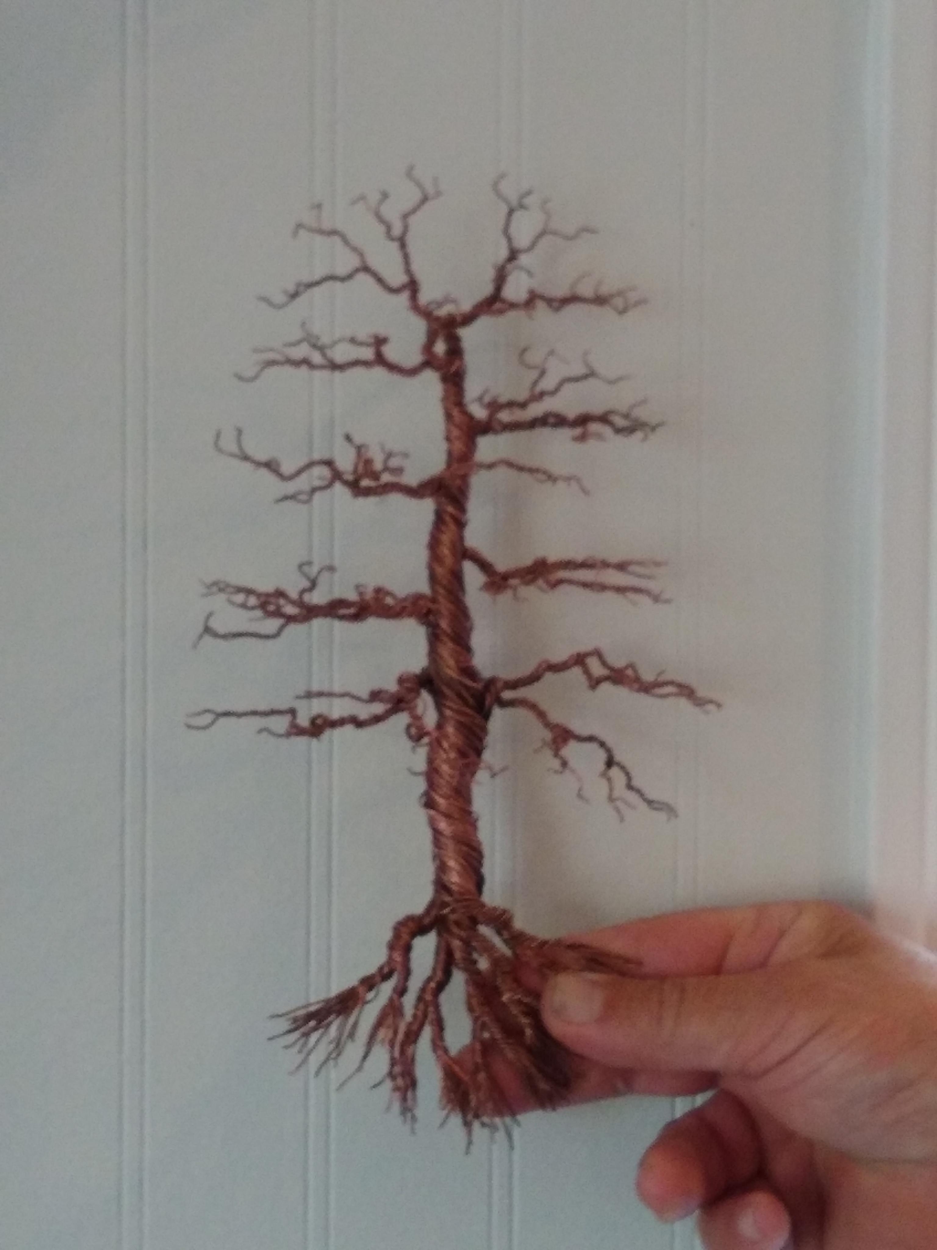A man made a tree out of copper wire r/mildlyinteresting
