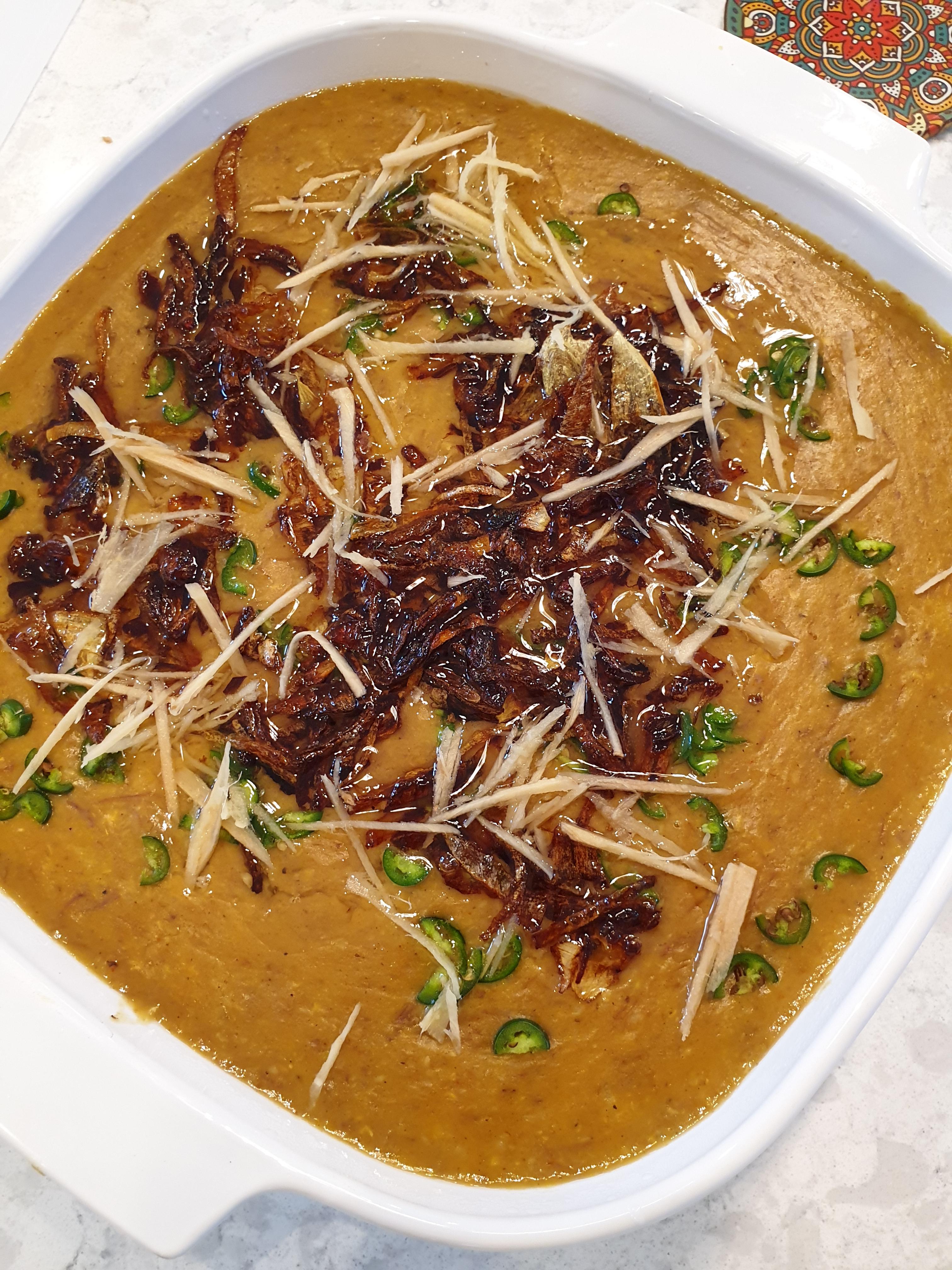 Haleem, Pakistani dish made with fatty meat (cooked 12 hours) 4 types