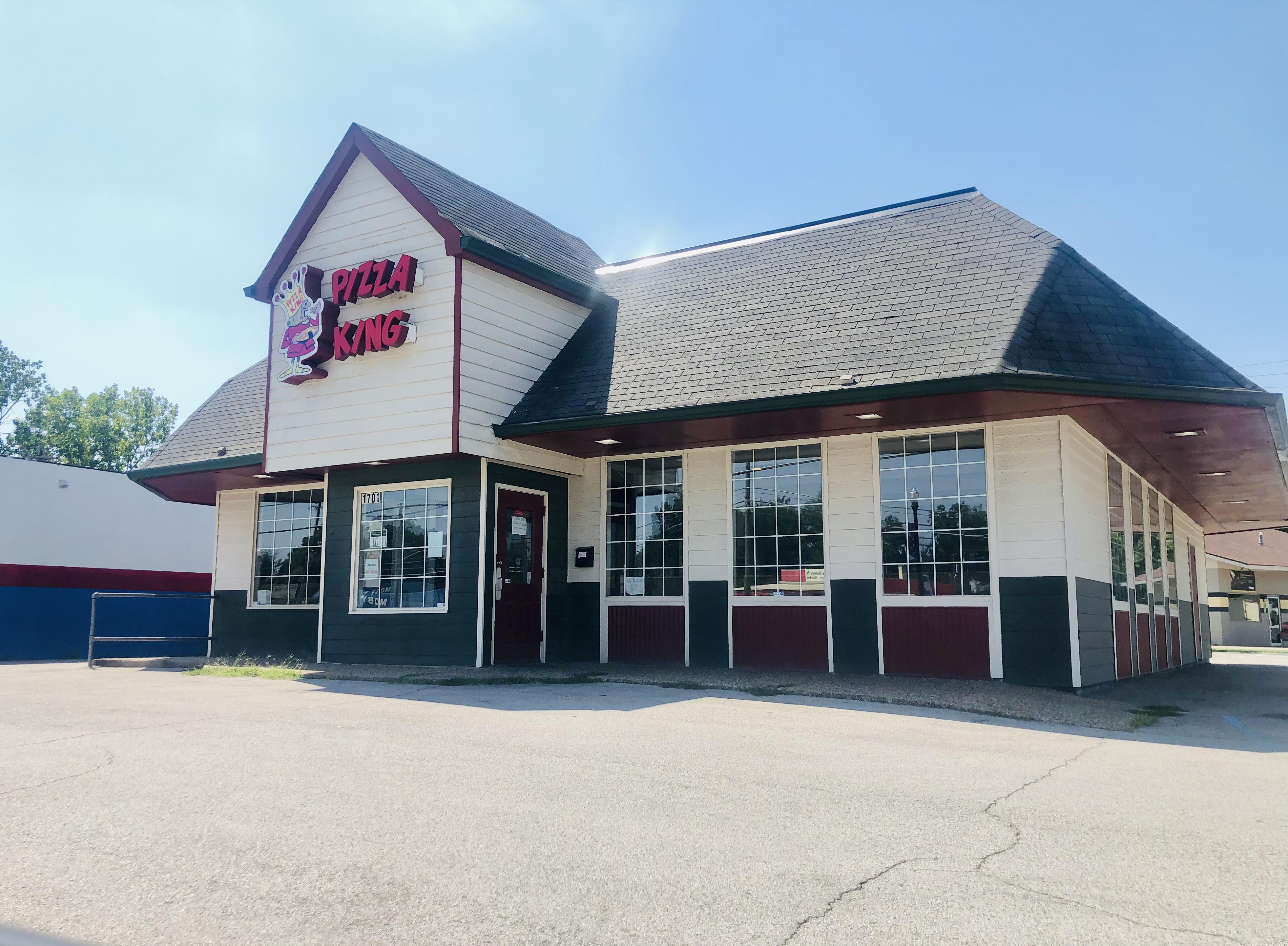 Pizza King in a former Captain D’s. Jeffersonville, IN r/NotFoolingAnybody