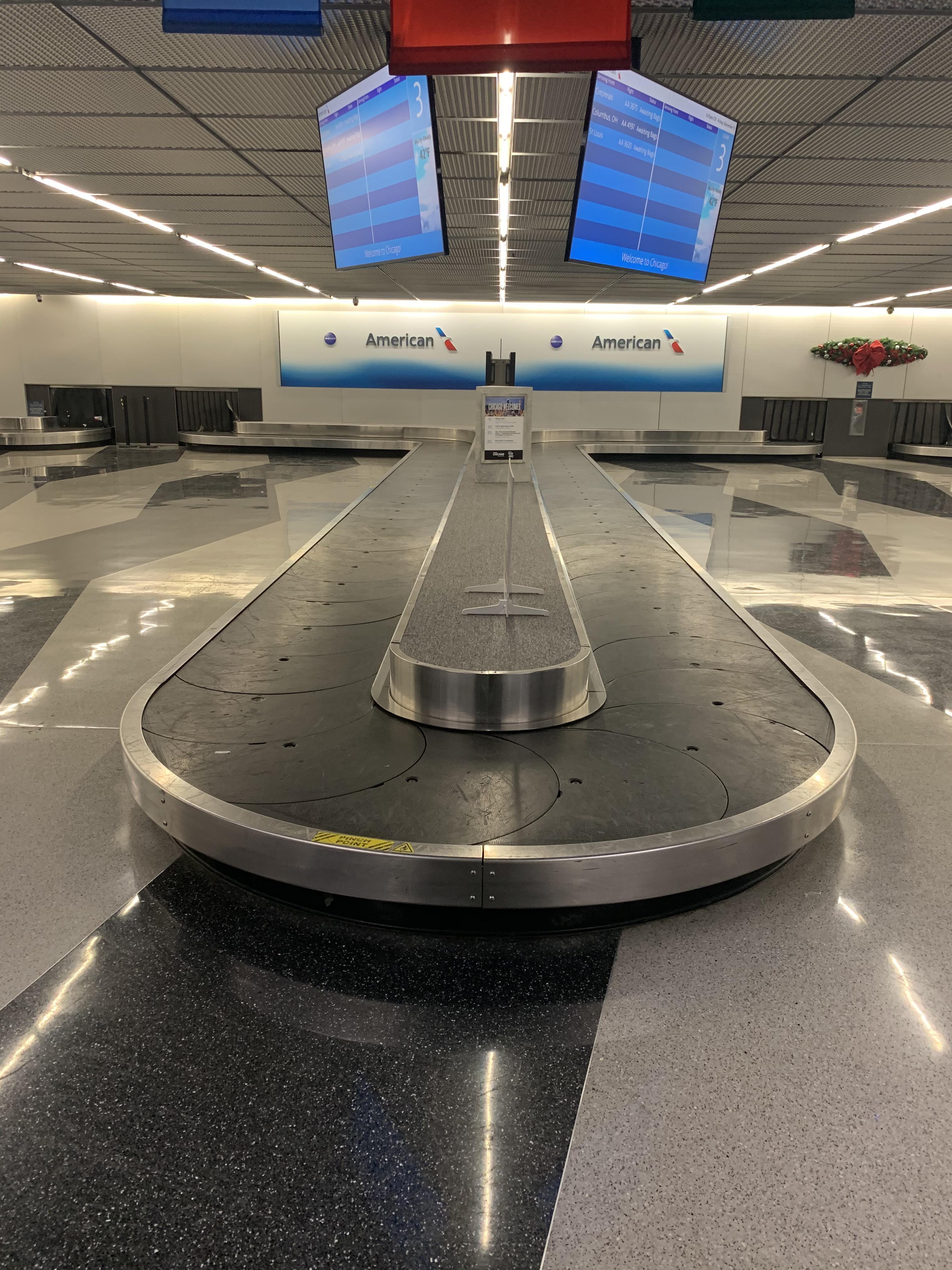 The baggage claim belt at O’Hare International Airport r/mildlypenis