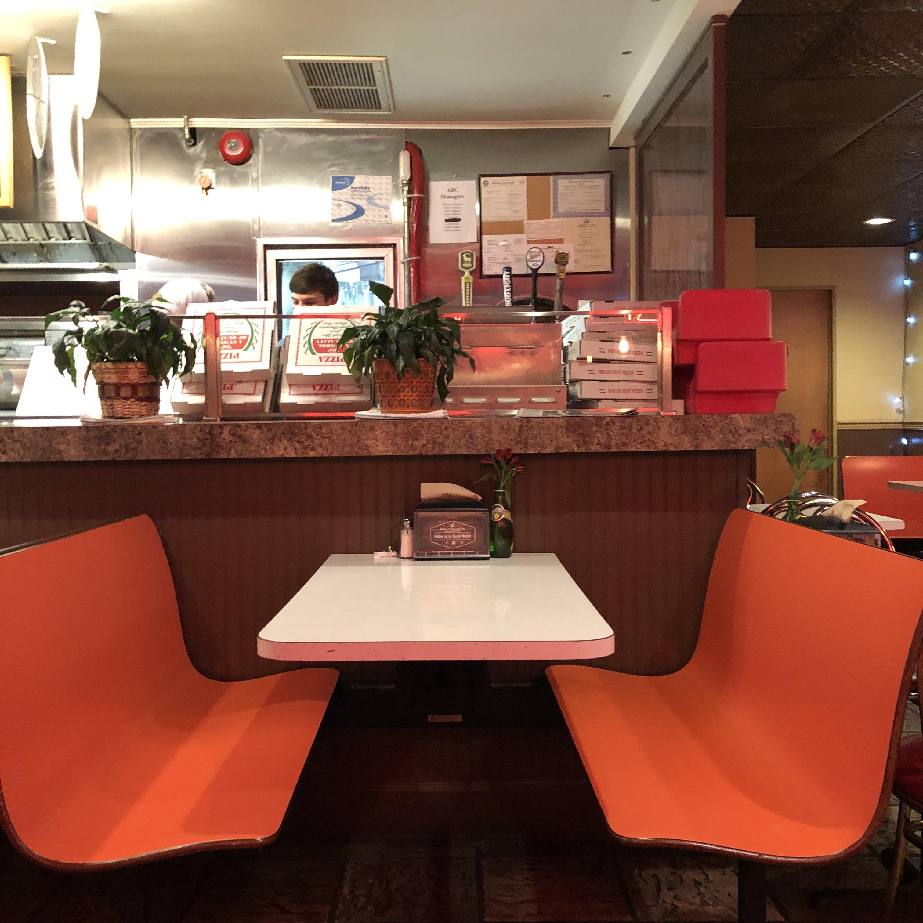 A Pizzeria trapped in Wes Anderson Time r/AccidentalWesAnderson