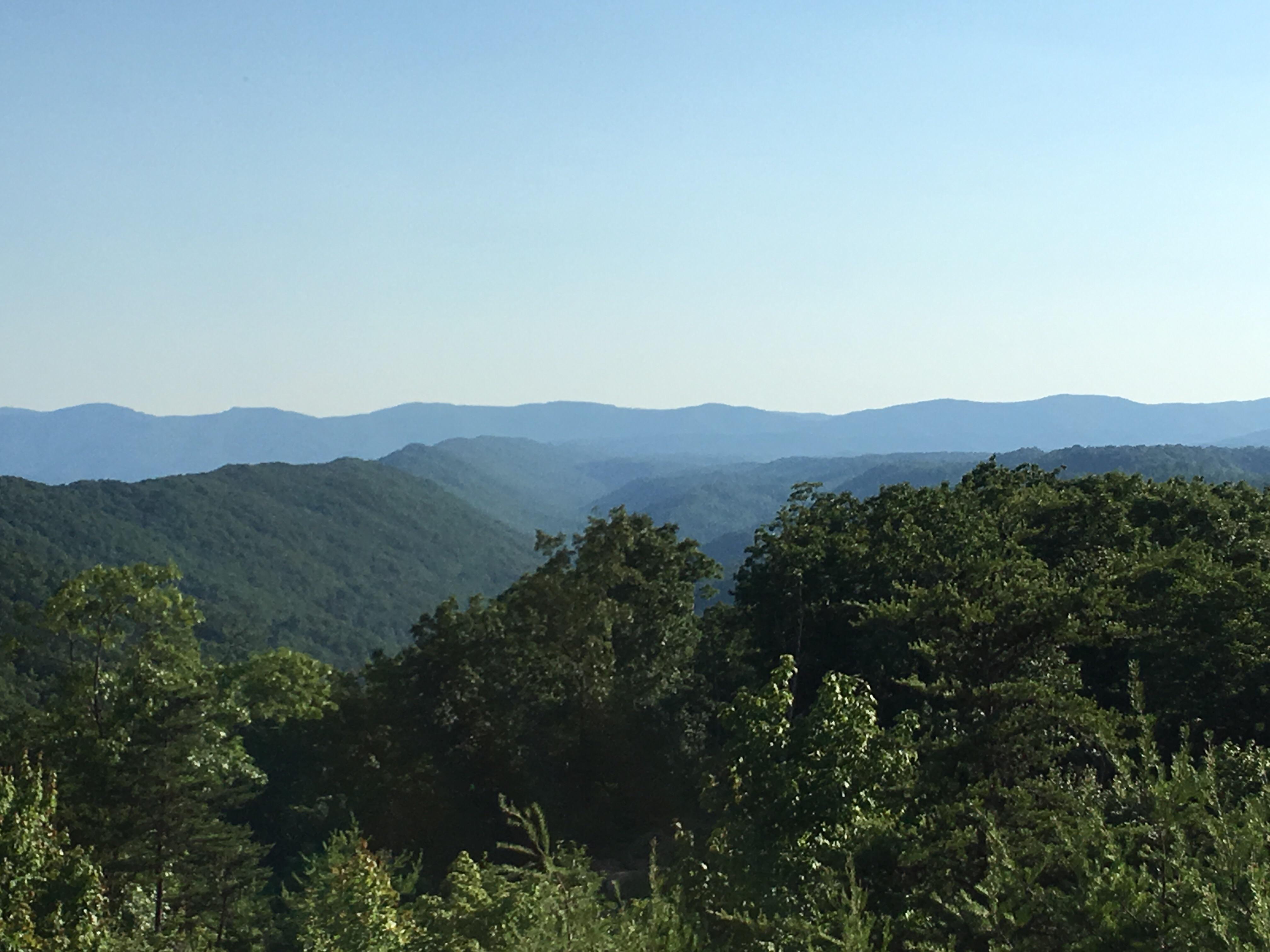 McCloud Mountain, Duff, Tennessee [OC] [2048 x 1536] r/EarthPorn