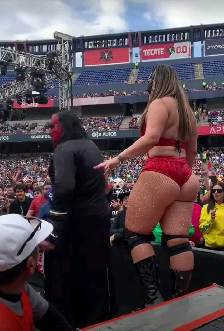 Hiedra booty : WrestleWithTheLuchas