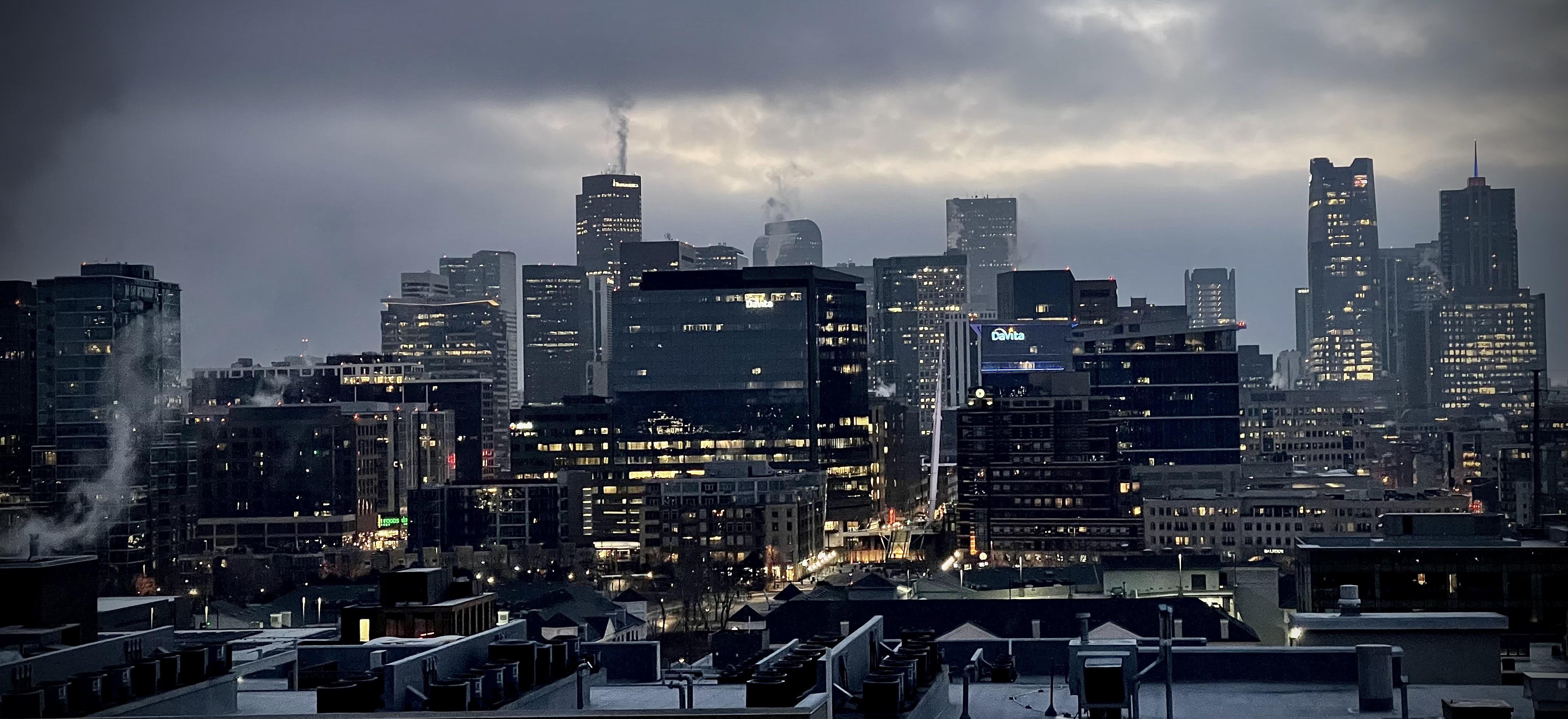 Our city doing her best impression of Gotham this morning r/Denver