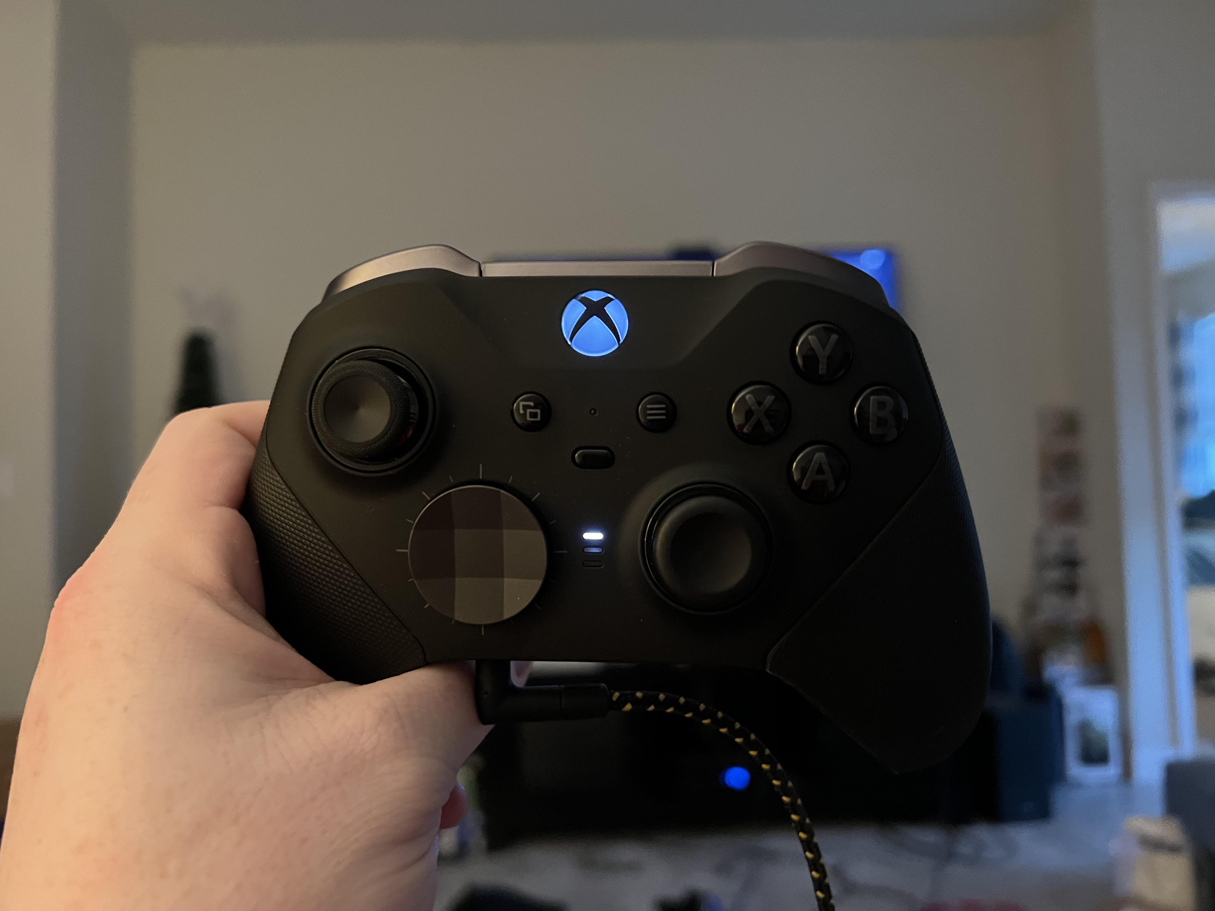 Xbox light looks dim on Elite Series 2. In settings it’s turned all the