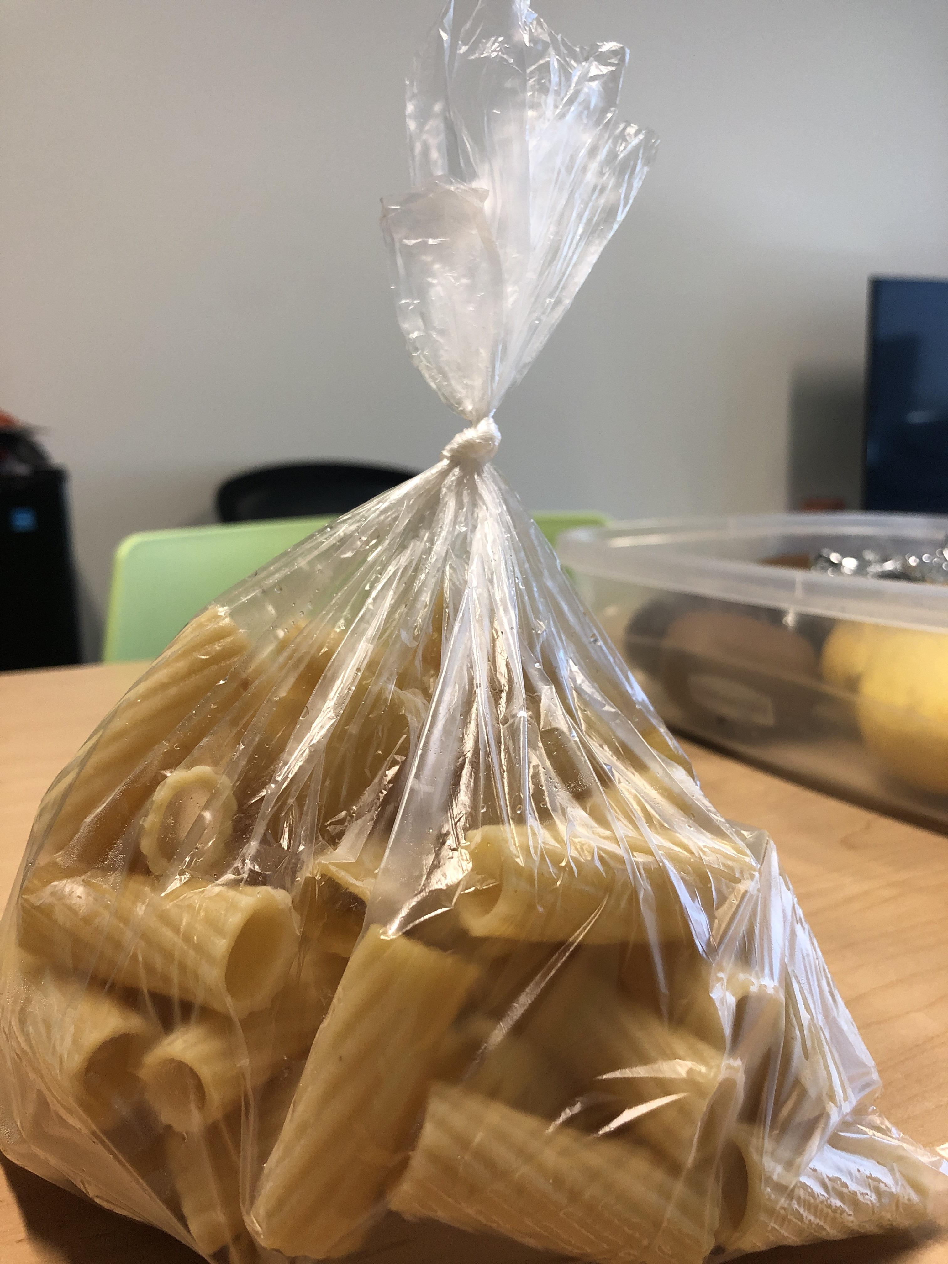 People who tie plastic bags like this resulting in an untieable knot