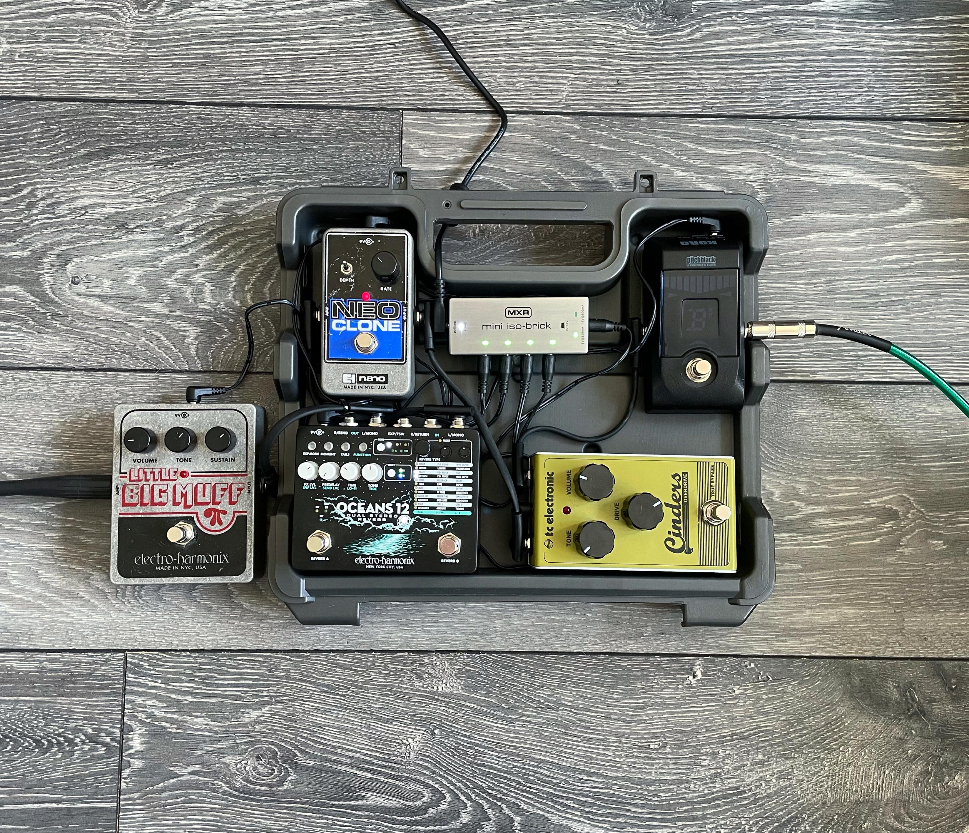 Challenged myself to create a Shoegaze mini pedalboard with a Boss BCB 30X and this is the