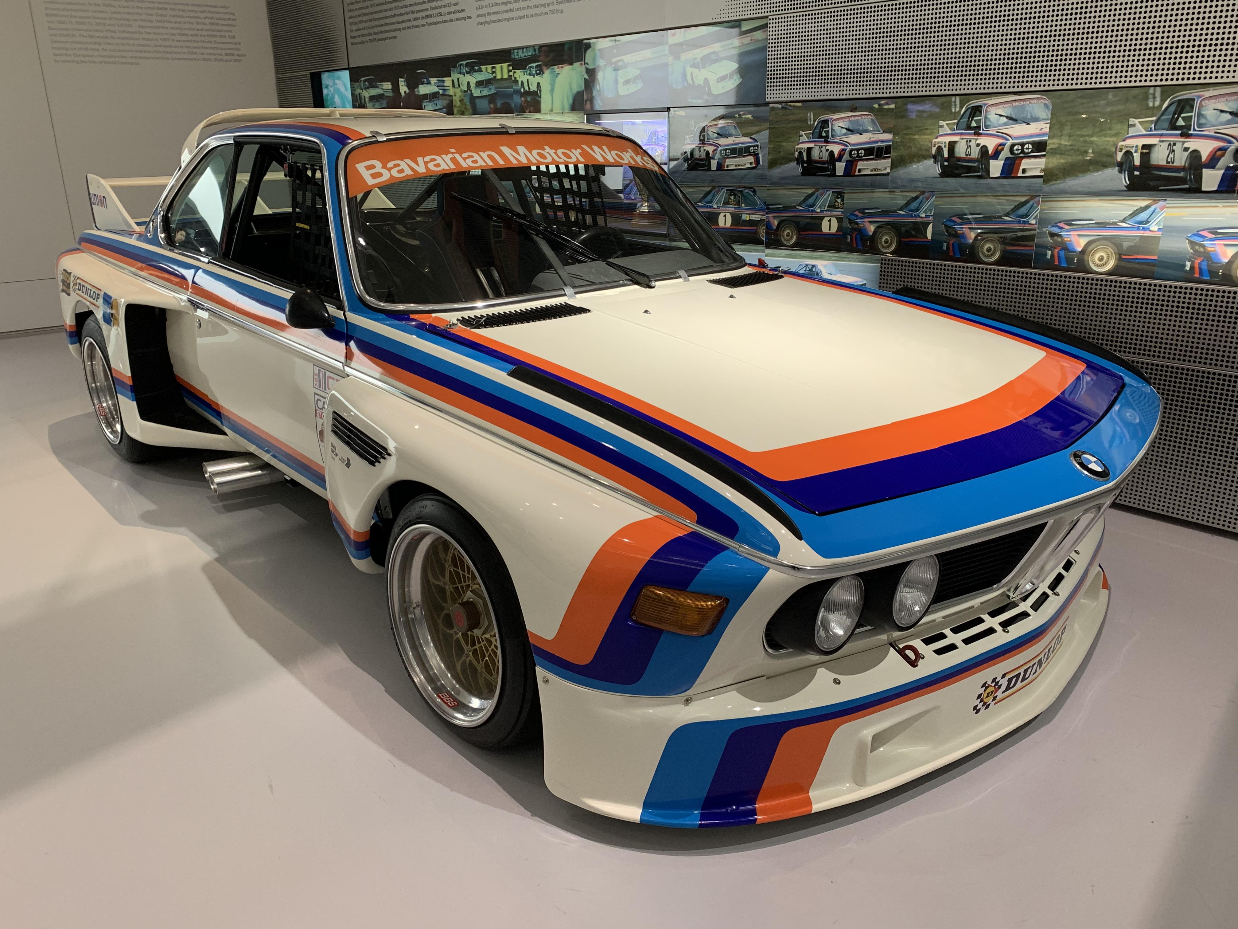 E30 Widebody M3 / Dia Show Tuning Widebody BMW E30 M3 mit LSD Doors