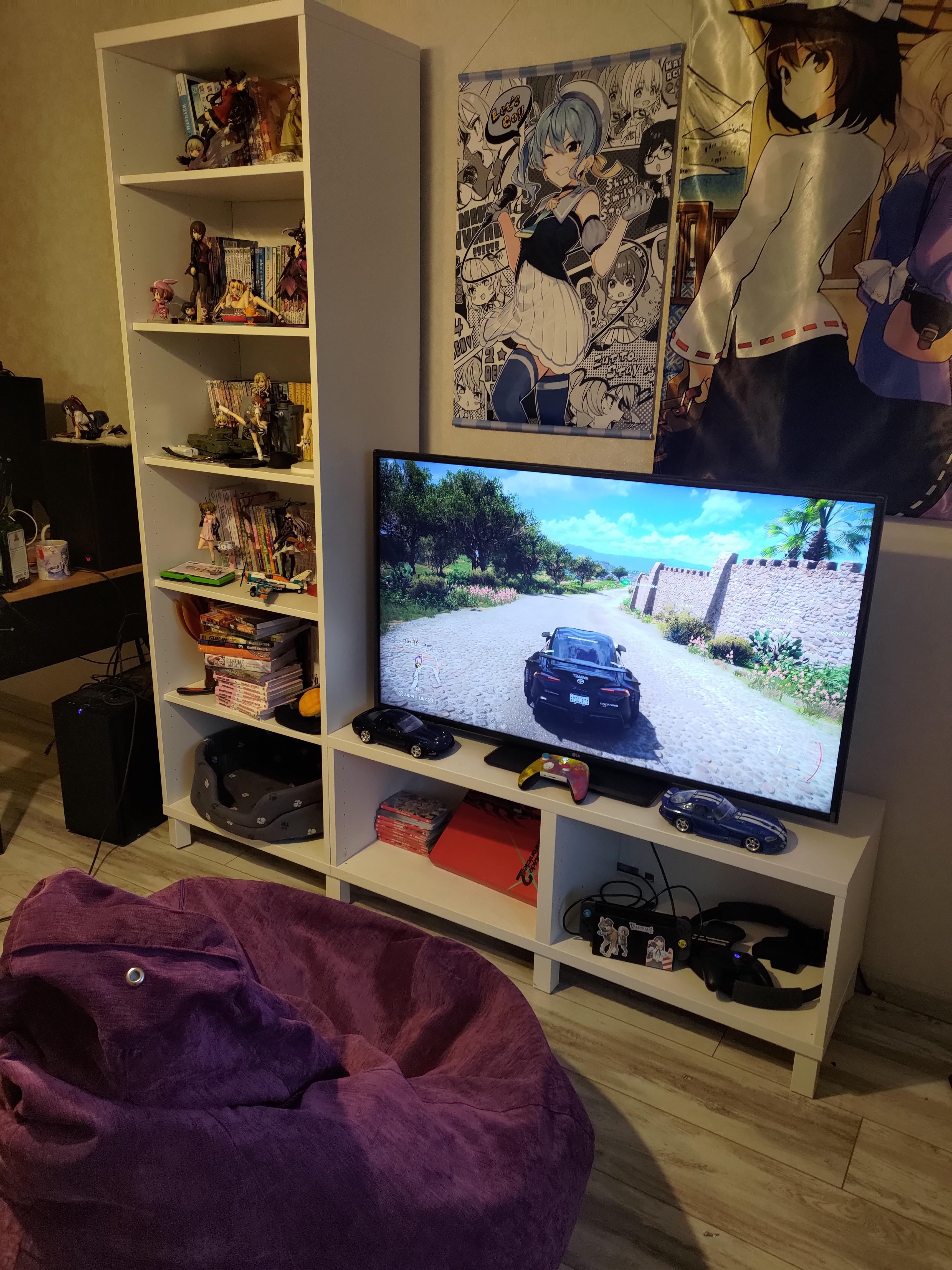 There was a lot of jokes about "good gaming chair" so here is mine