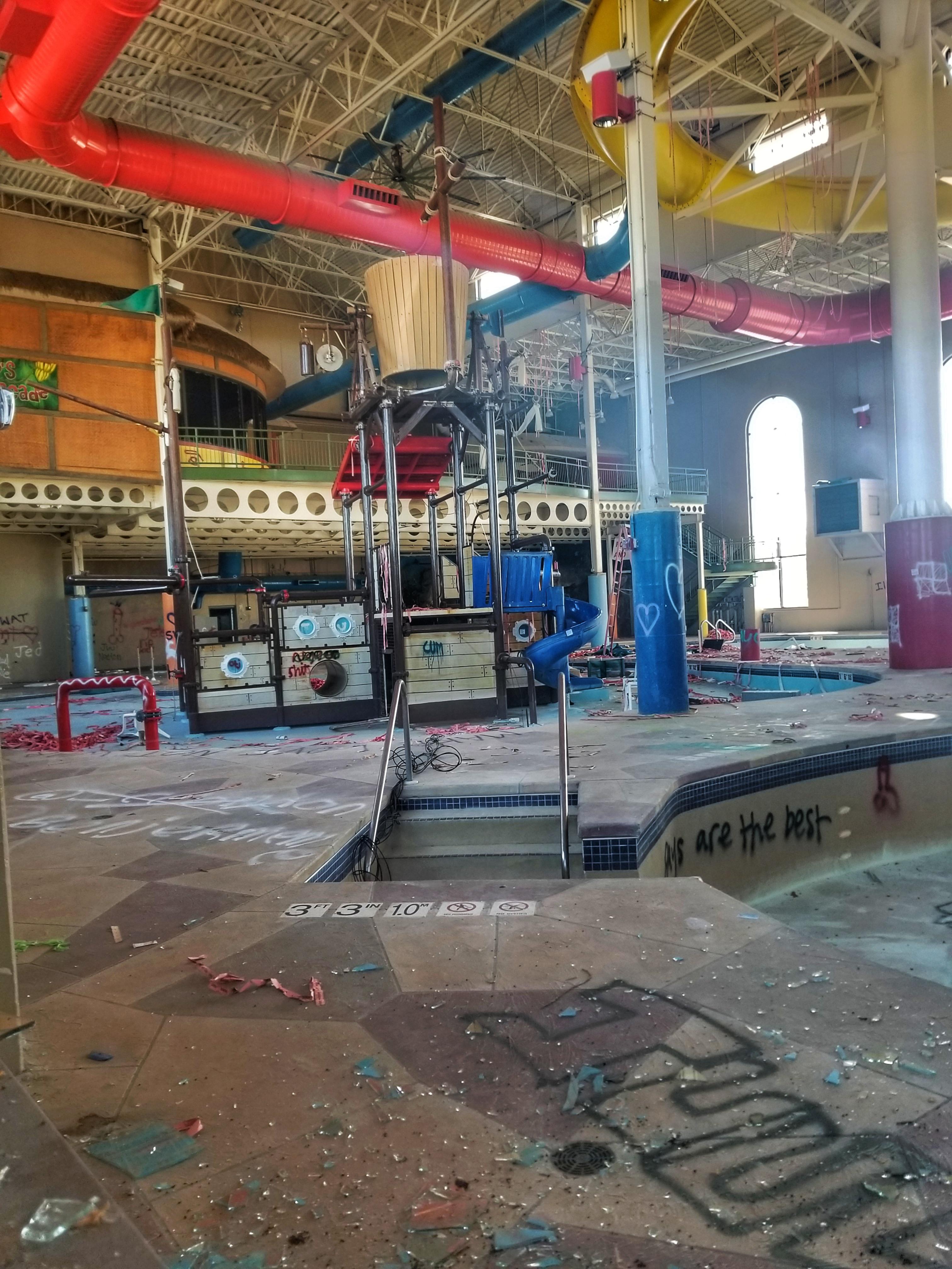 Abandoned Caribbean Cove Indoor Water Park Photos List Of Water Parks