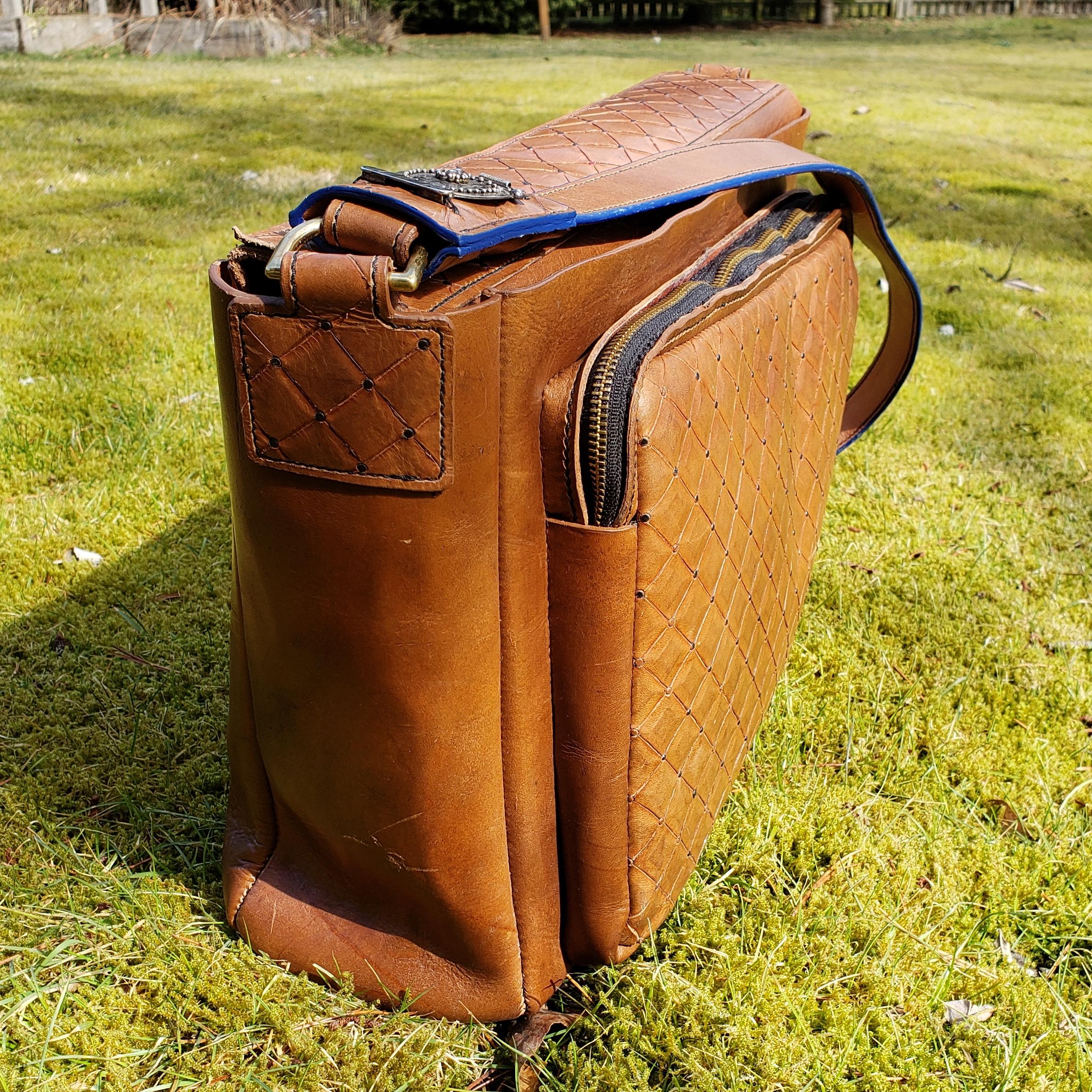 Made a Messenger Bag r/Leathercraft