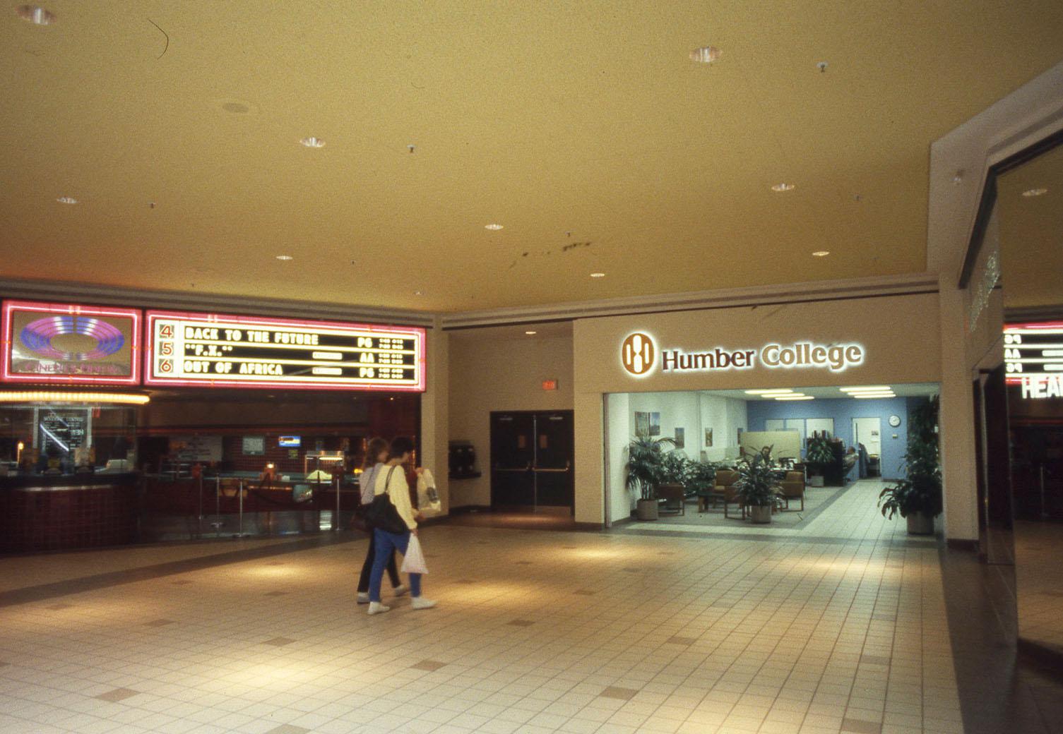 An old picture of the (woodbine mall theatre) in 1986. "Link In The