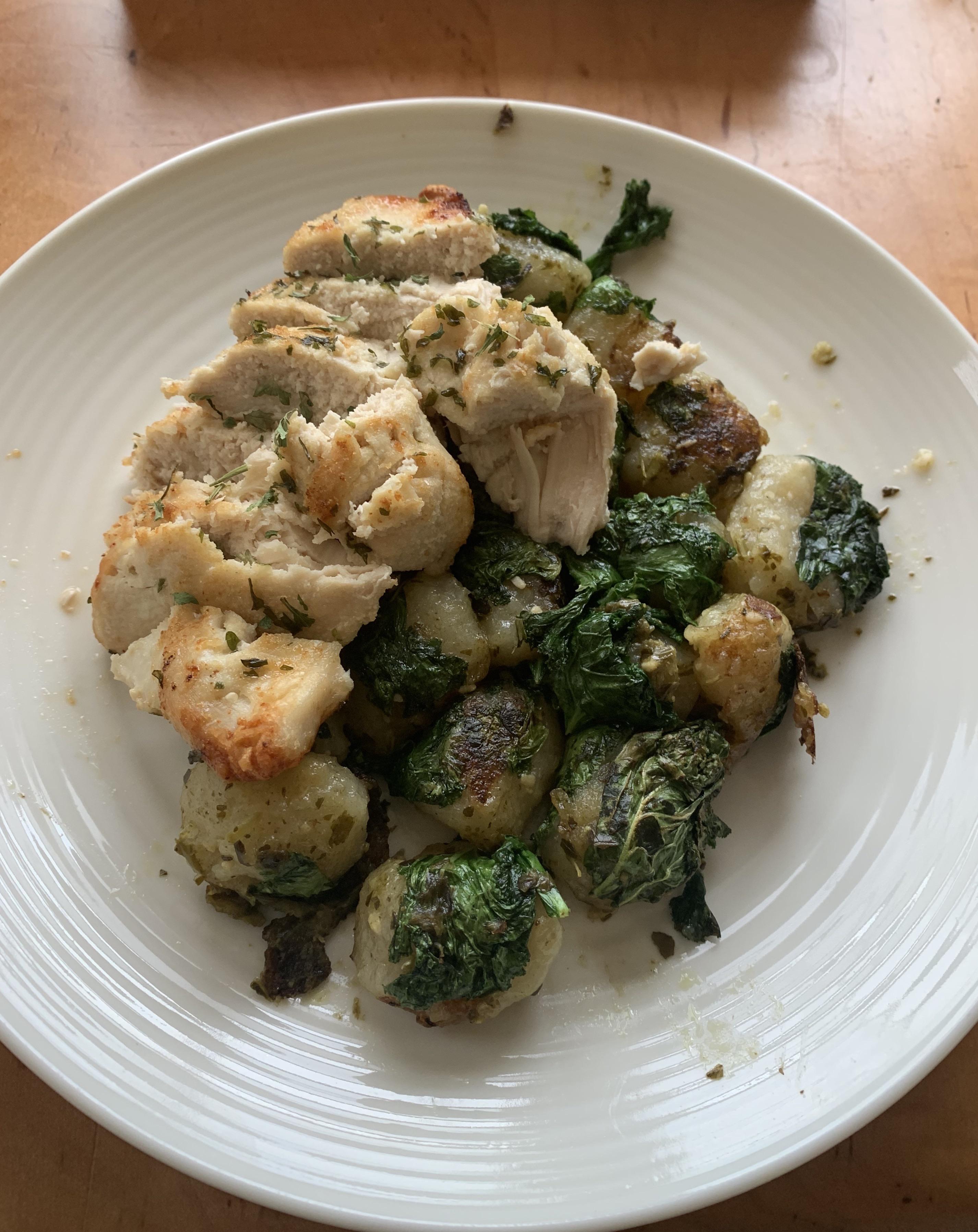 Pesto kale cauliflower gnocchi and chicken (460 calories) tastes better