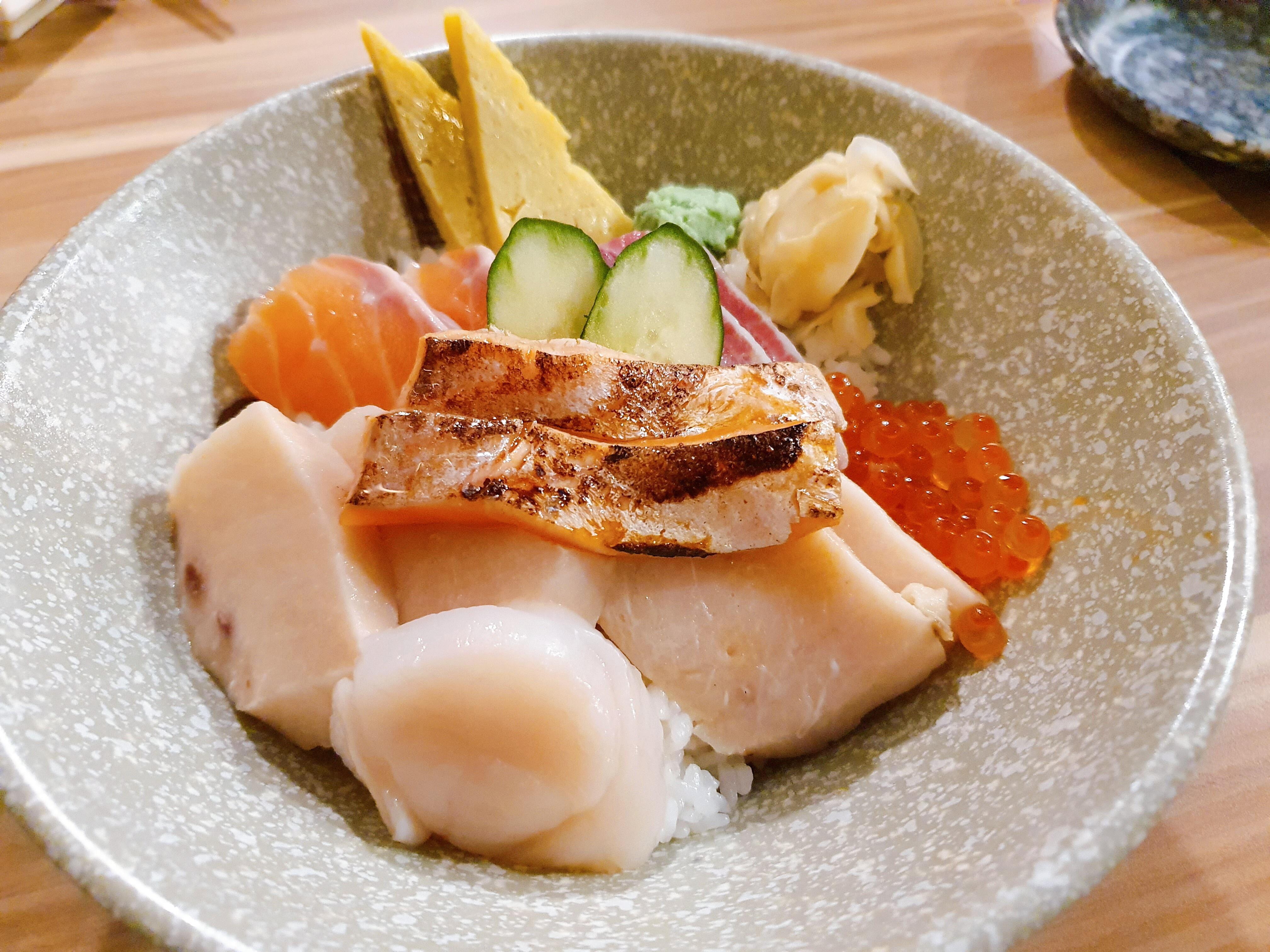 Chriashi Don with thick slices of an assortment of fish! Salmon