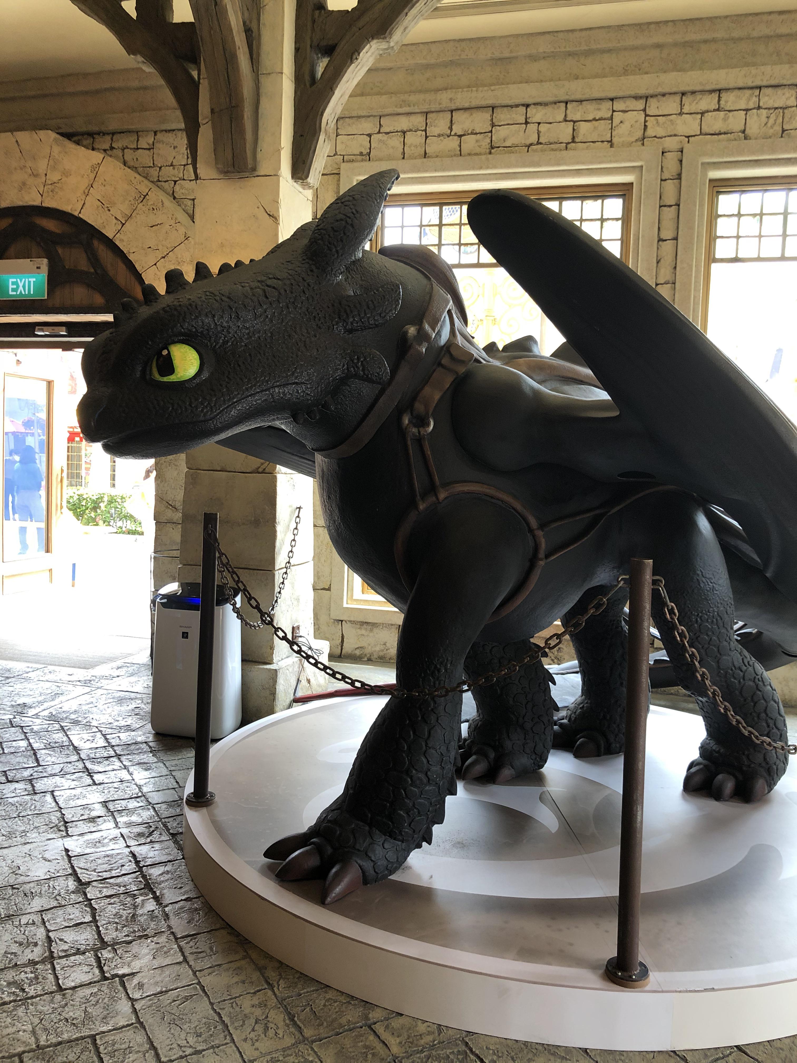 Lifesized toothless at universal studios Singapore!! r/httyd