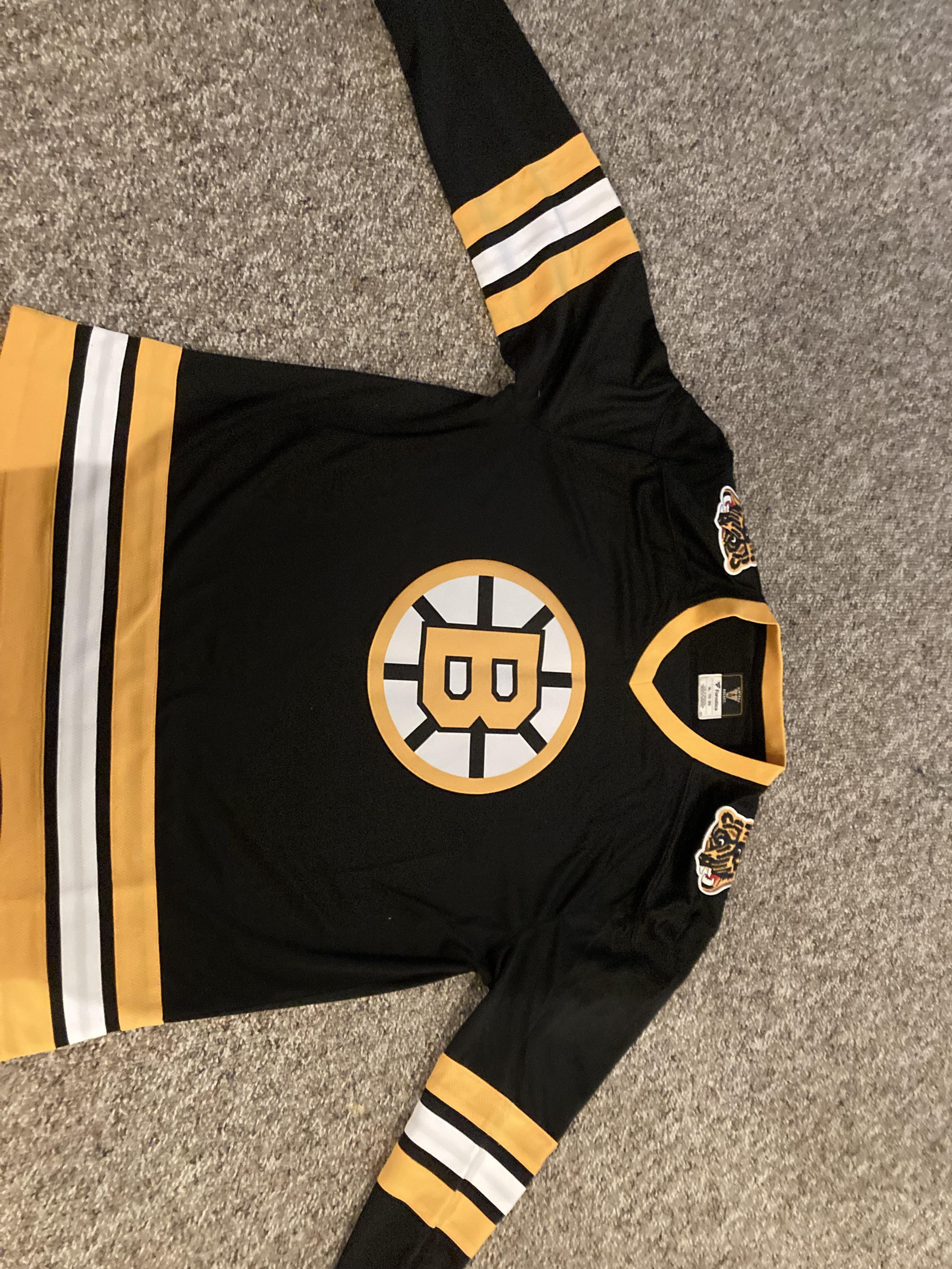 Mail day! I got this for 35 bucks on the fanatics Canada site. r