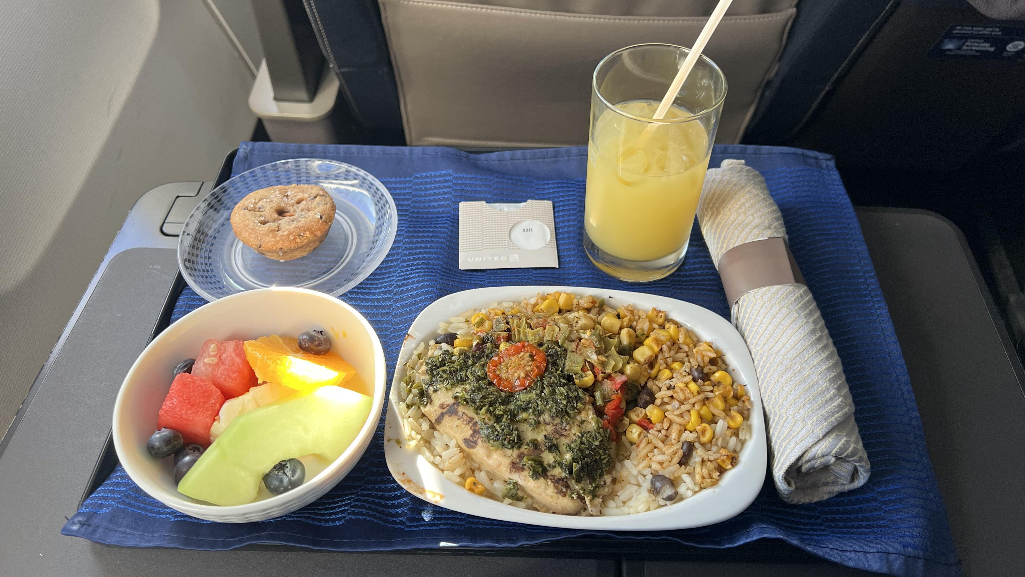 Inflight meal DENSFO yesterday😃 r/unitedairlines