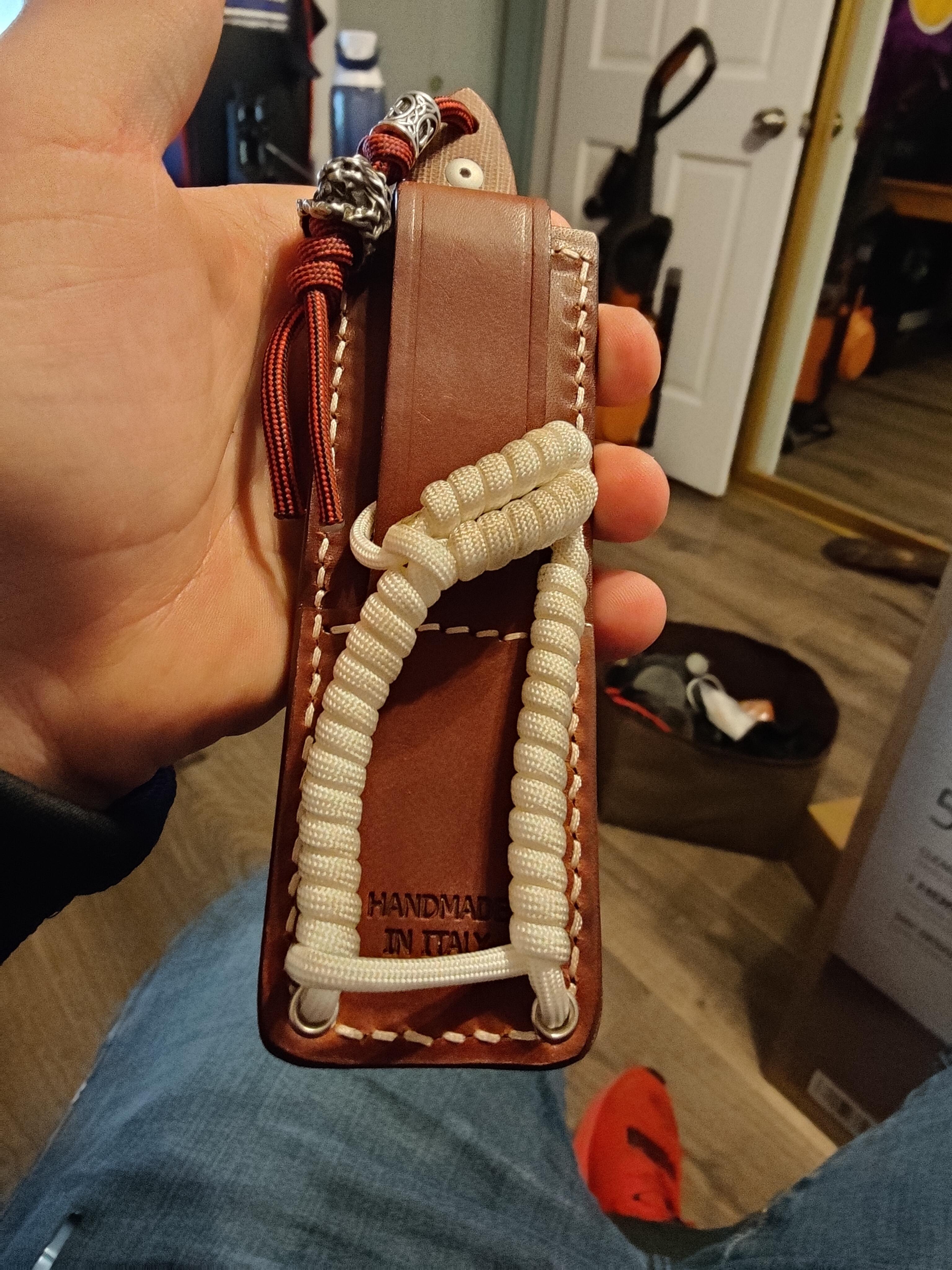 Paracord is so underrated...I wanted to carry my GMF3 scout/appendix