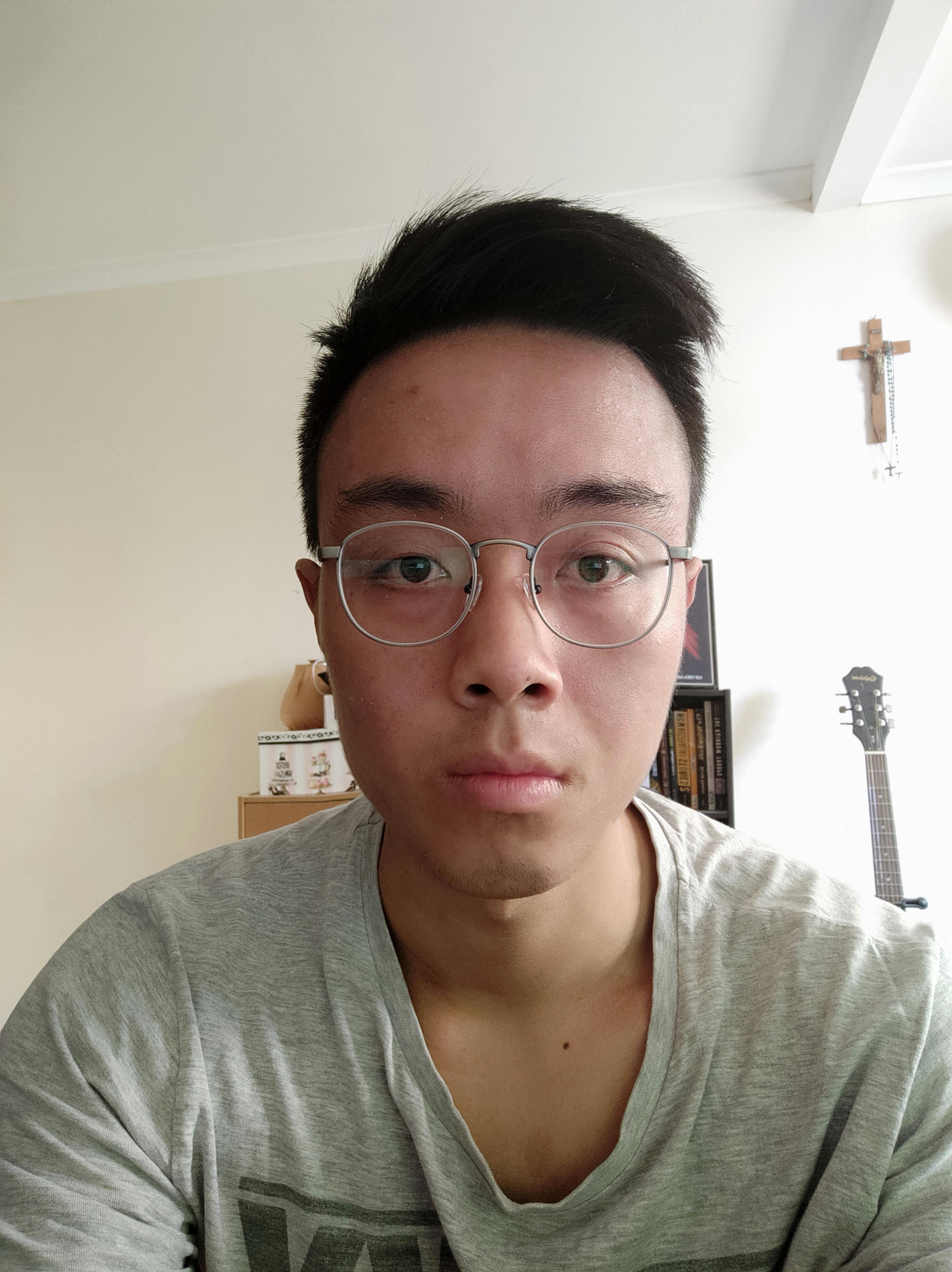 Does anyone know what glasses these are? glasses