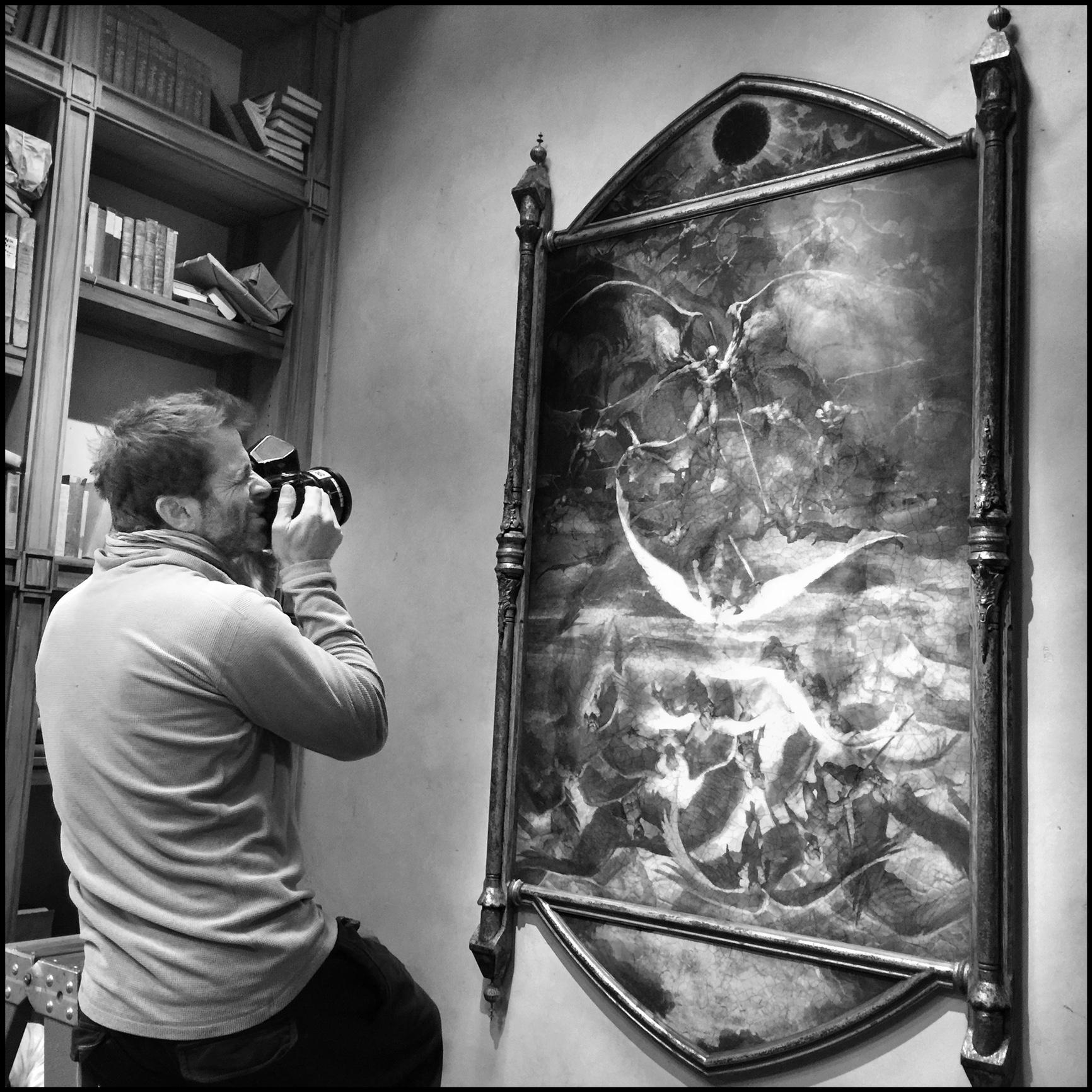 OTHER Zack Snyder and the painting of Lex Luthor (photo by Clay Enos