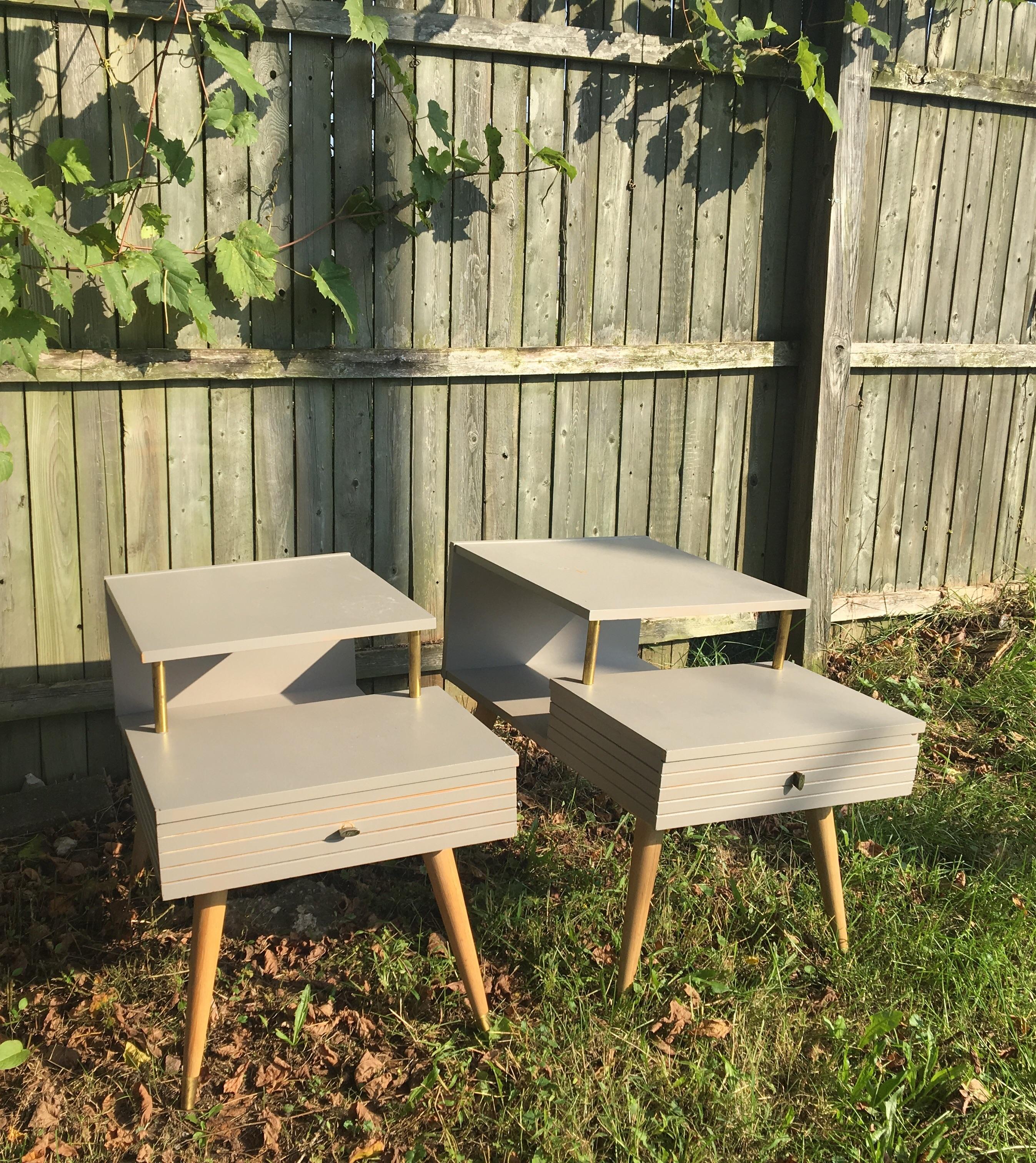 I found these sweet end tables today at goodwill for 10 each! I couldn’t find any labels or