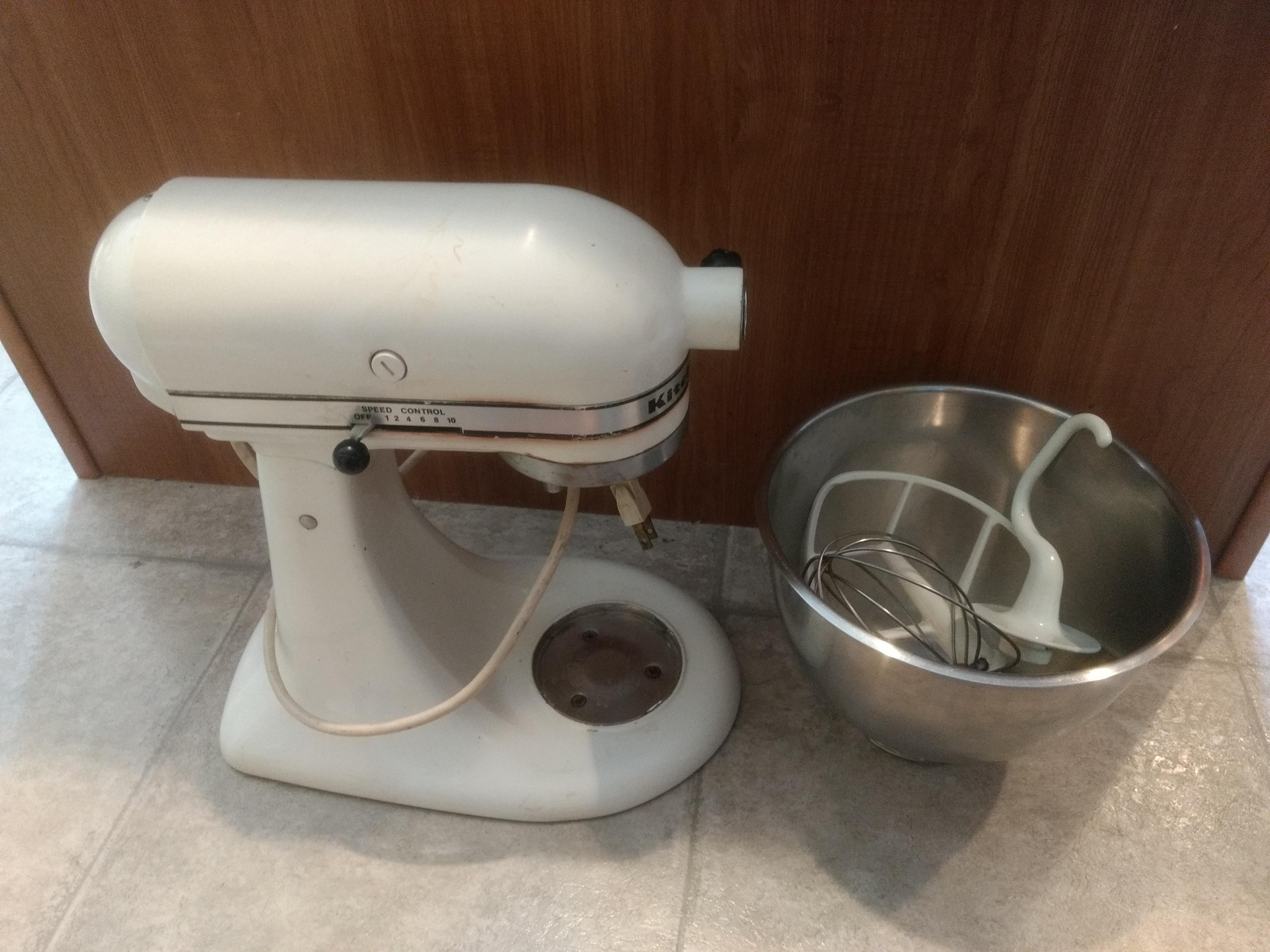 10 KitchenAid at a Yard Sale! r/ThriftStoreHauls