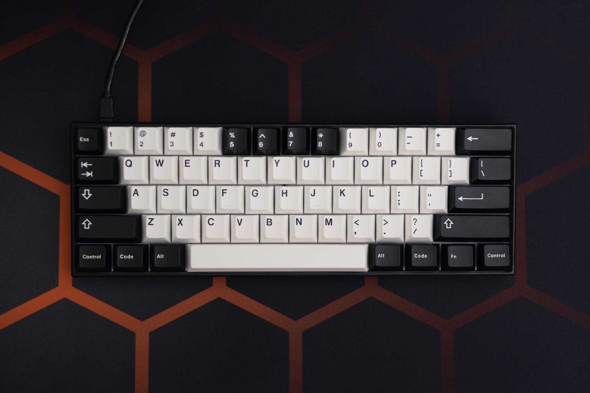 Iconic Minimal (GMK Minimal + GMK WoB + GMK WoB/BoW Icons) r