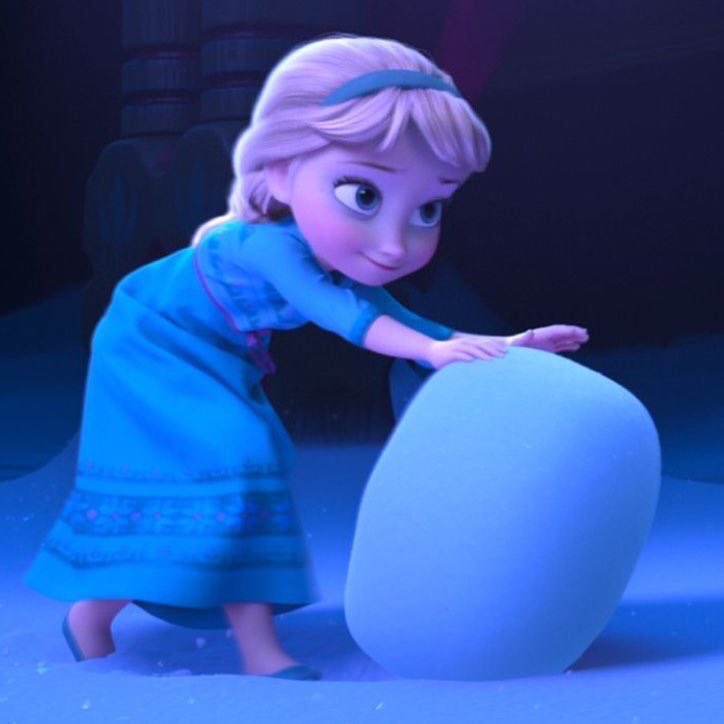 Happy baby Elsa r/Frozen