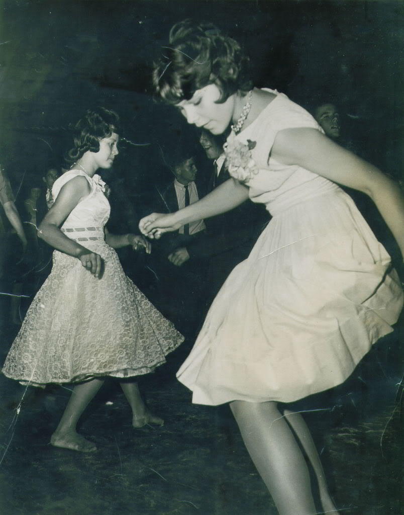 Doing the Twist in the 1960s r/TheWayWeWere