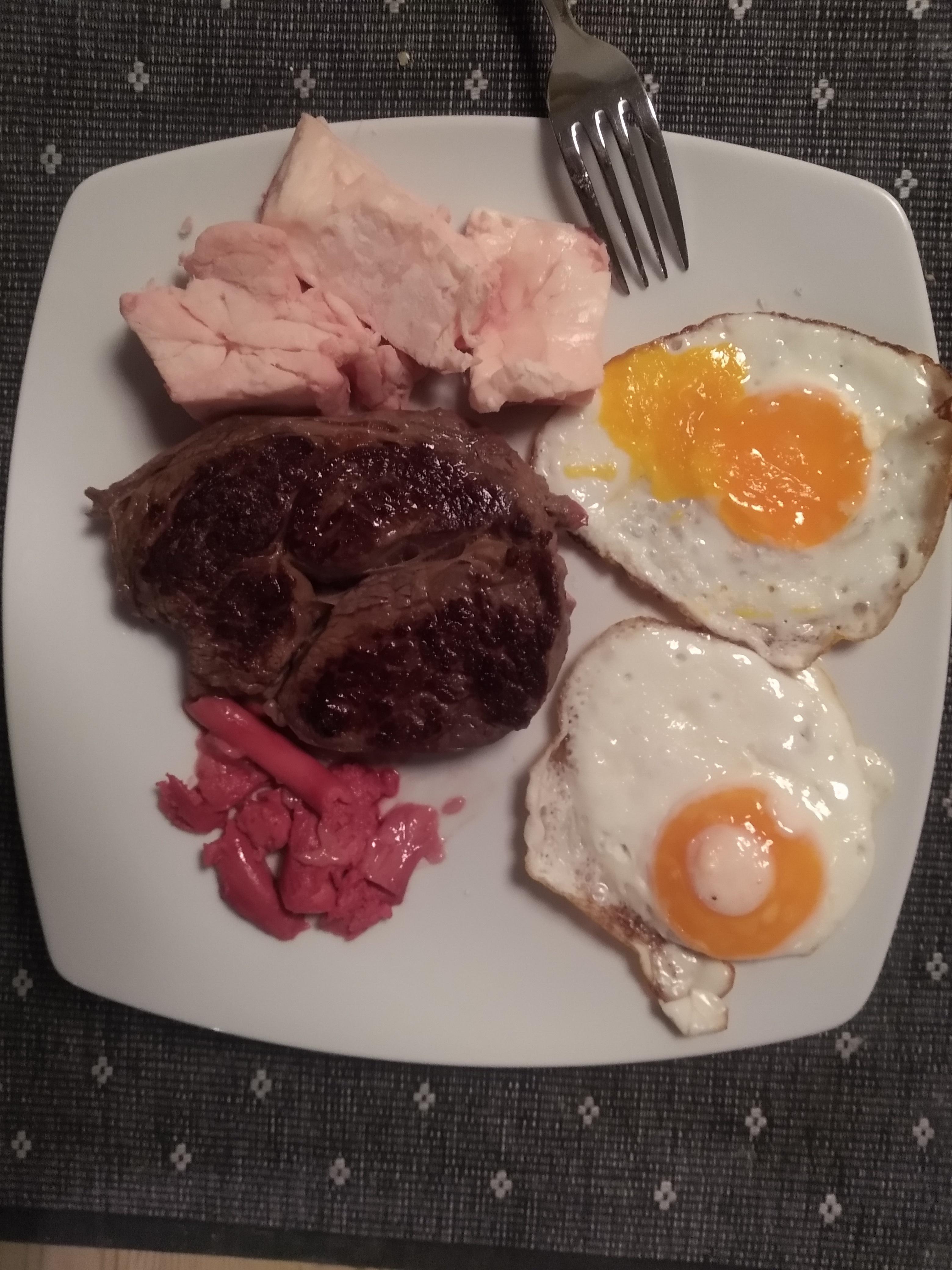 My current staple meal eggs, beef kidney suet, caribou bone marrow and