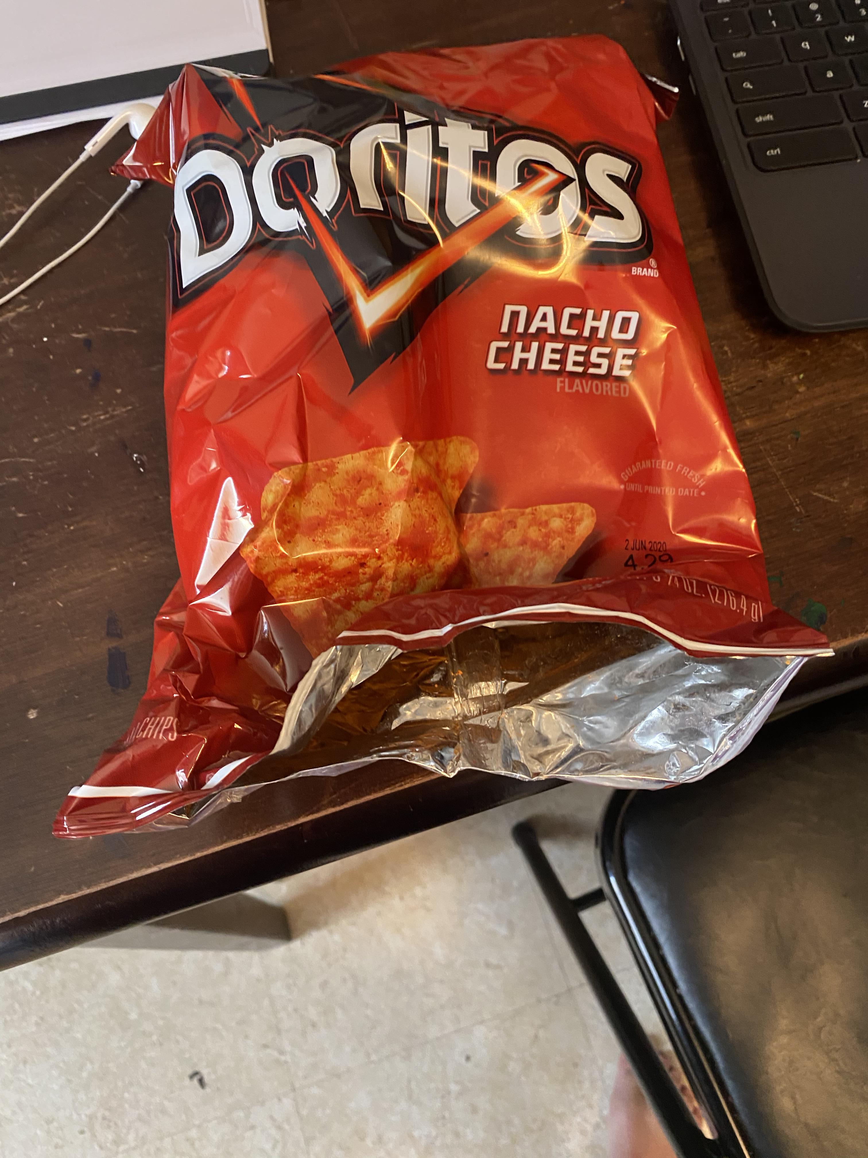 Who opens a bag of chips like this!? r/mildlyinfuriating